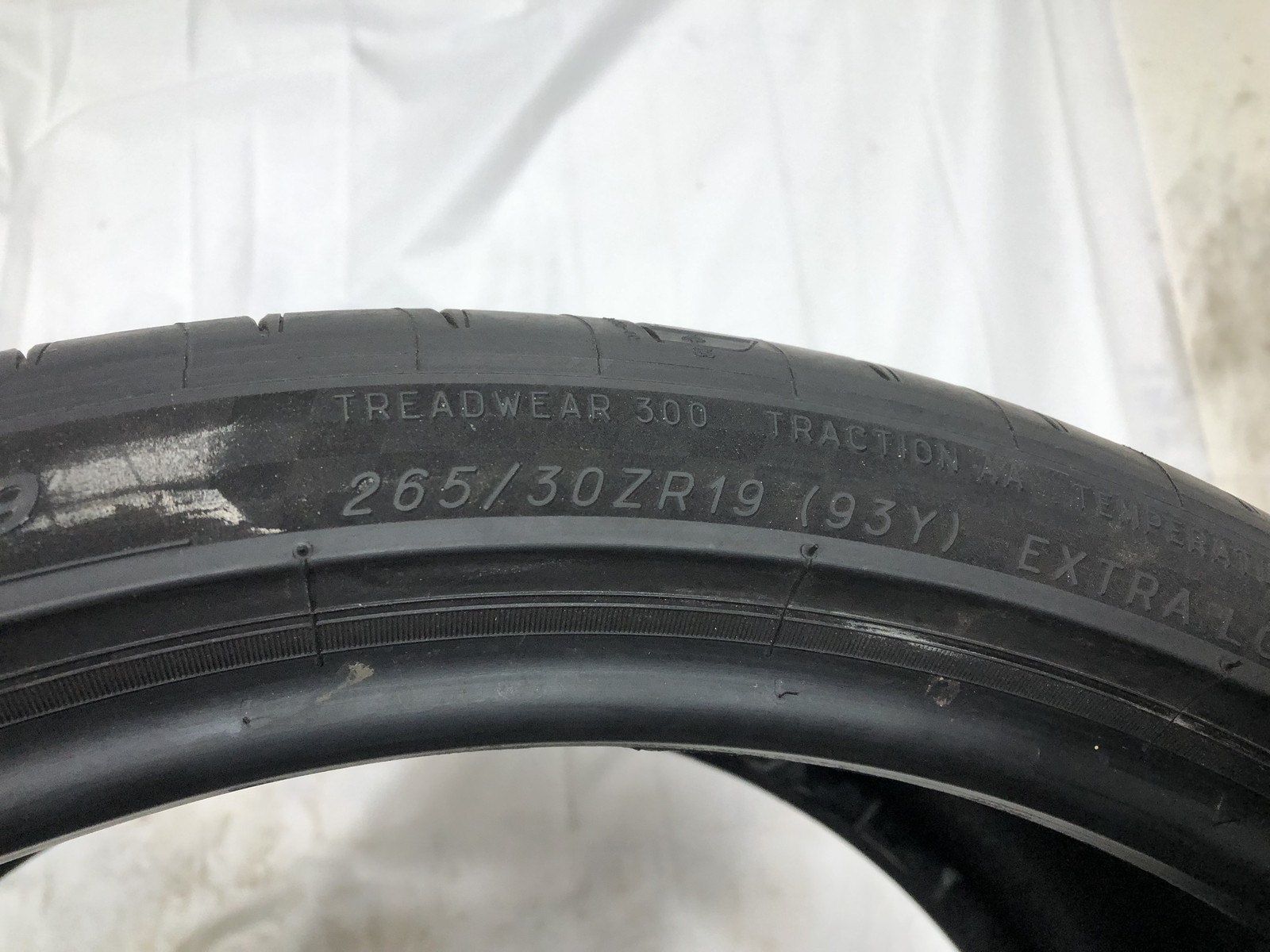 [2] Michelin Pilot Sport 4S P265/30ZR19 265 30 19 Tire 8.75/32