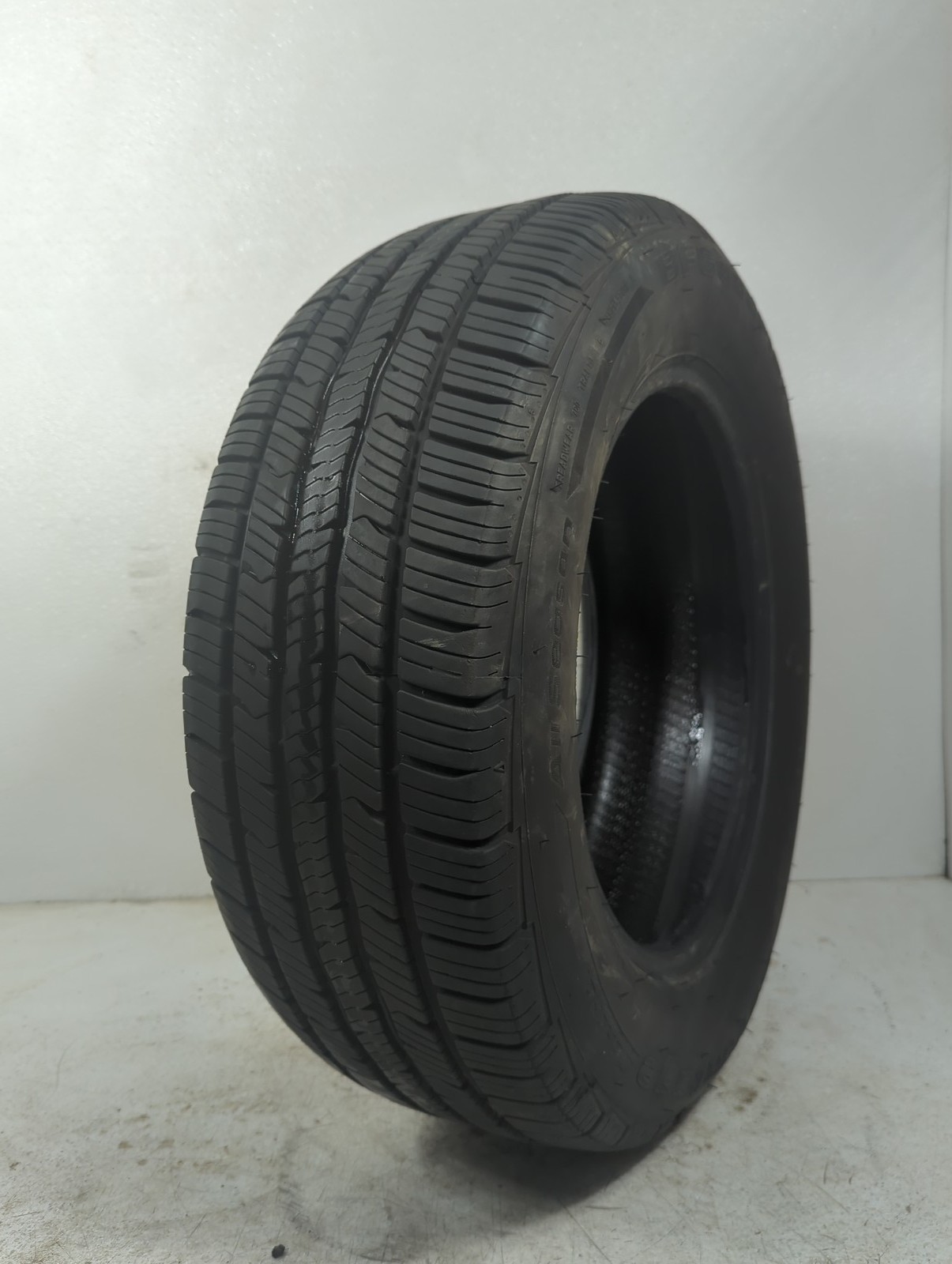 Used Tire 225/60R16 BFGOODRICH ADVANTAGE CONTROL 98H – Tread Depth 9/32
