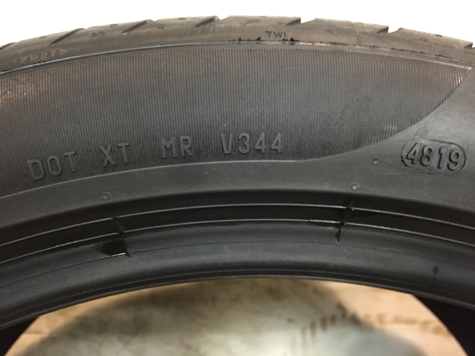 [1] Pirelli P Zero P315/35ZR21 315 35 21 Tire 9.5/32