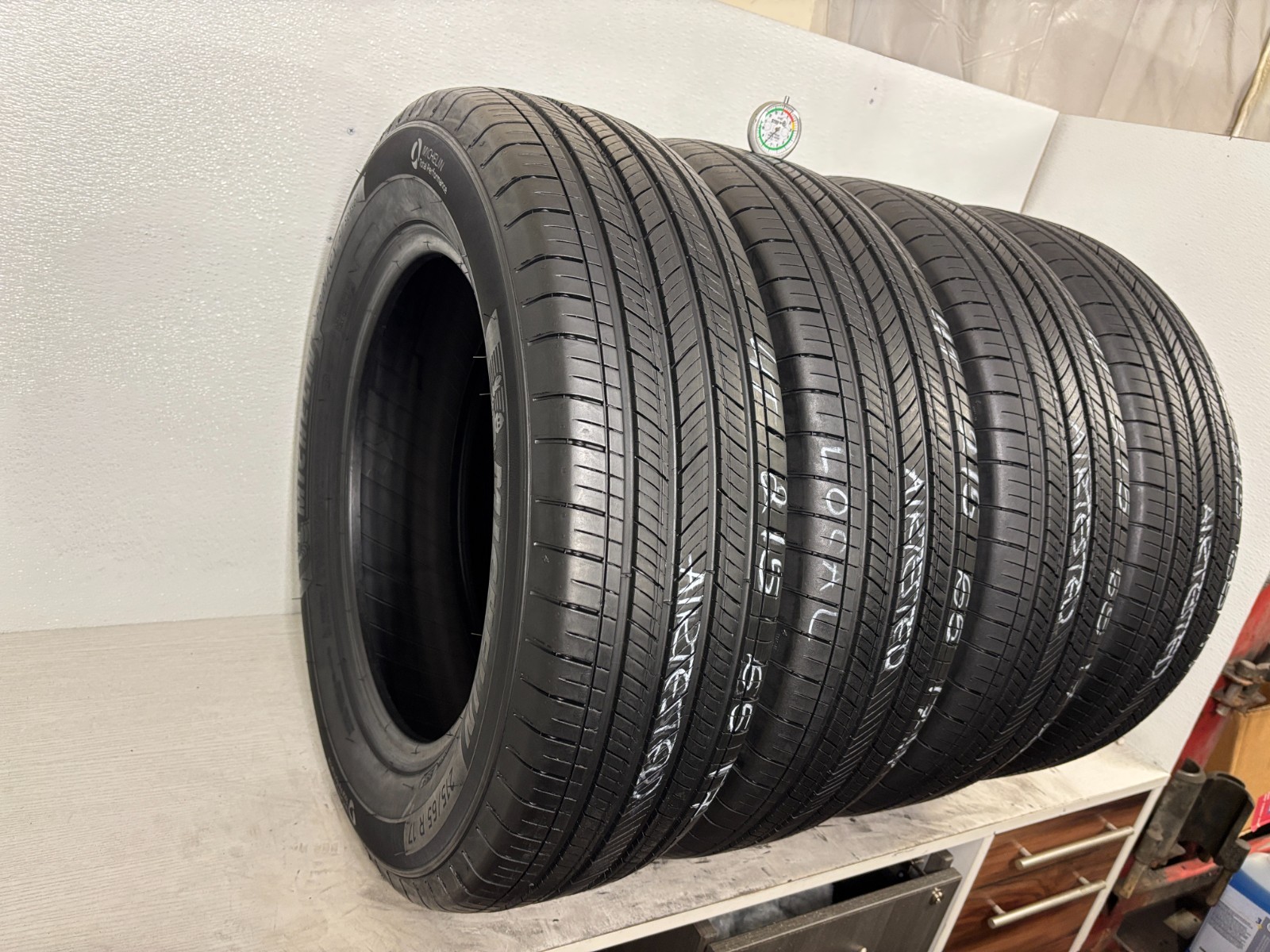 NO SHIPPING ONLY LOCAL PICK UP Set 4 Tires 215 65 17 Michelin Primacy A/S