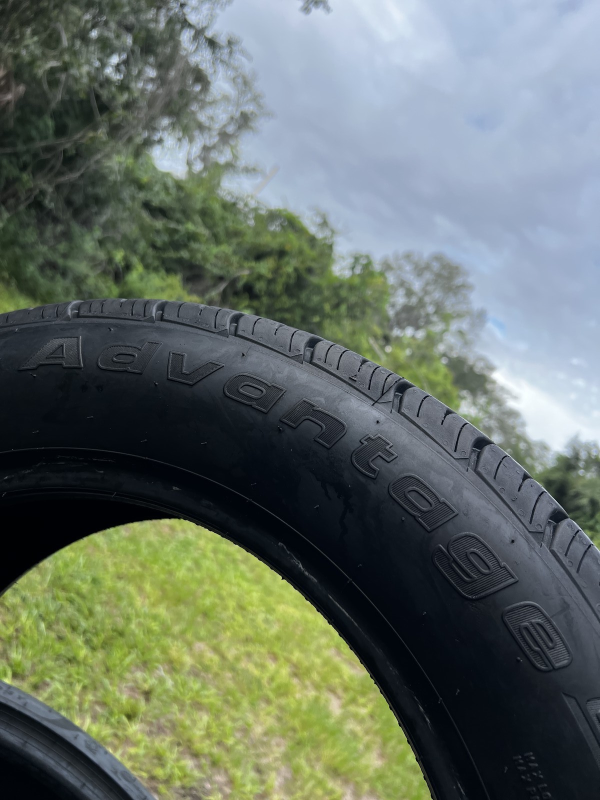 Tire New BFGoodrich Advantage Control 215/60R17 96H DOT.1125 11/32 New