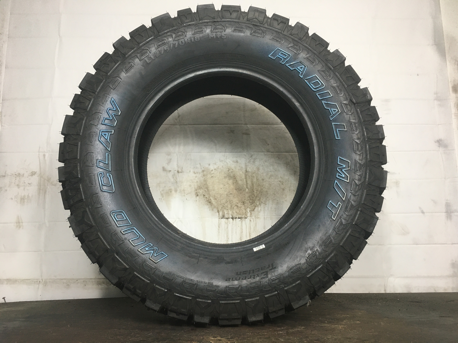 Mud Claw Radial M/T Load E OWL LT275/70R18 275 70 18 New Tire
