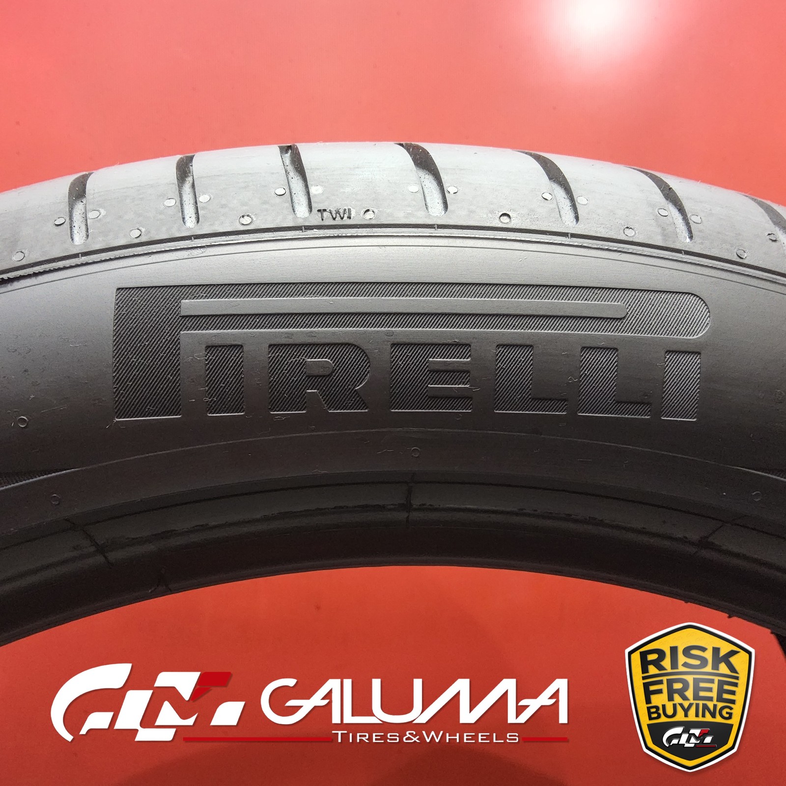 1 Tire LikeNEW Pirelli P-Zero (PZ4) RunFlat ★ XL 275/40R20 275/40/20 106W #95911