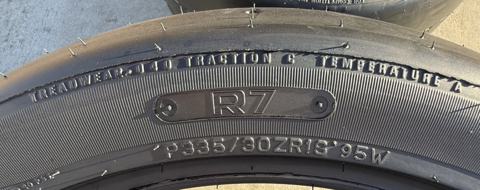 Set of TWO BRAND NEW 335/30ZR18 95W Hoosier R7 Racing Tires Slicks P335/30ZR18