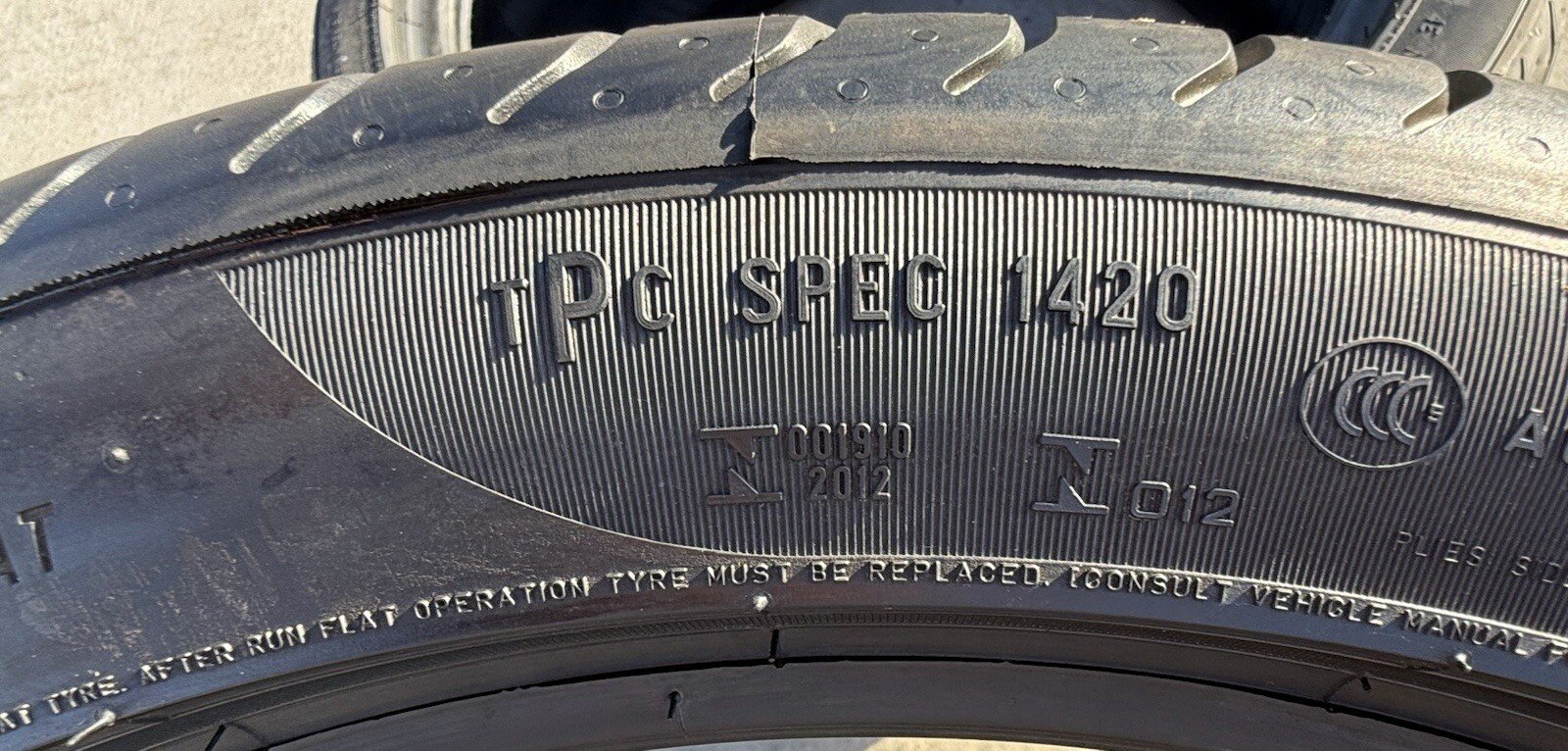 Set of TWO BRAND NEW 275/35R18 95Y Pirelli P Zero Run Flat Tires 2753518