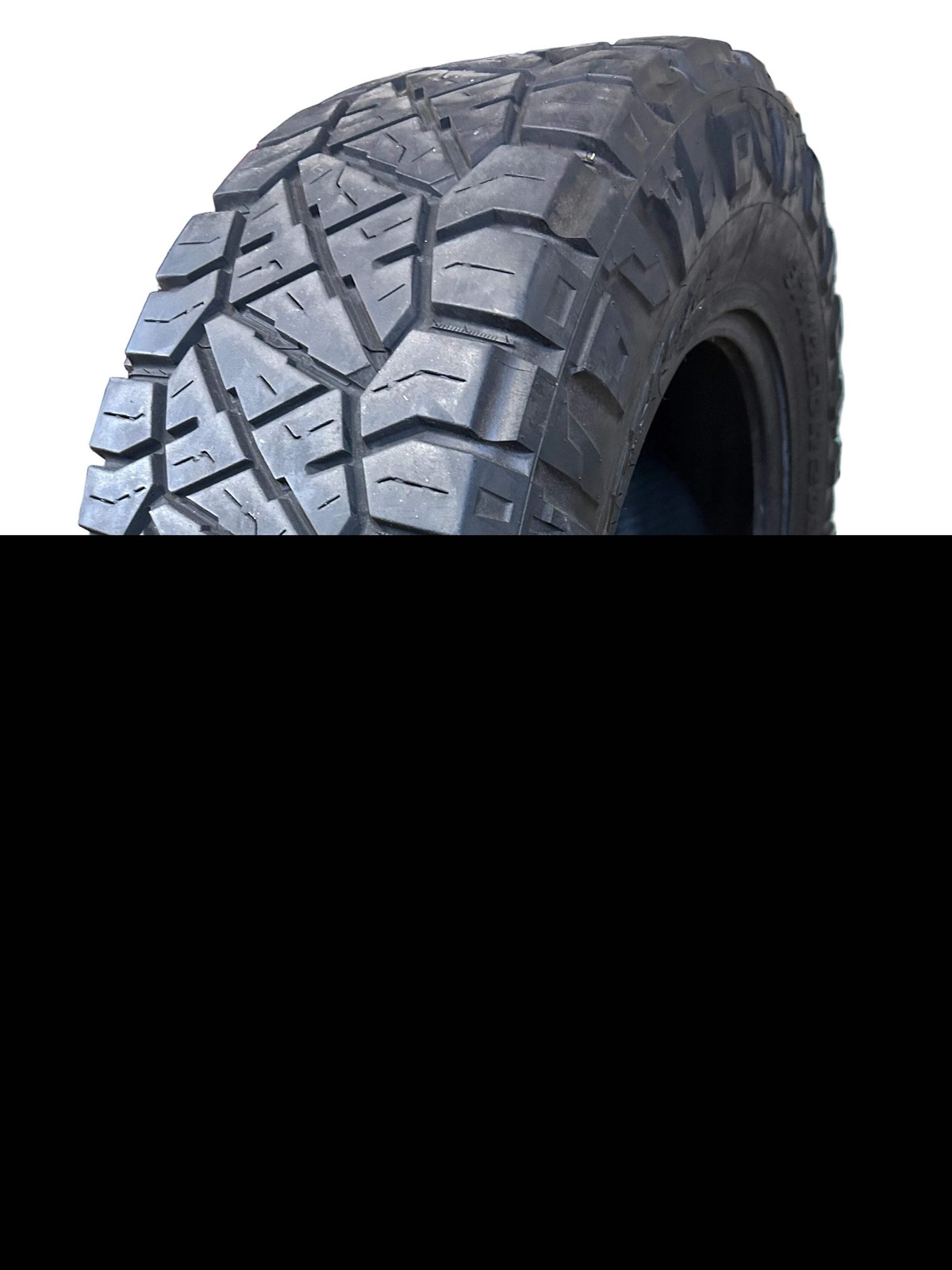 USED 10/32″ NITTO RIDGE GRAPPLER LT 37 12.5 20 126Q 10PLY RUGGED PATCHED TIRE 21