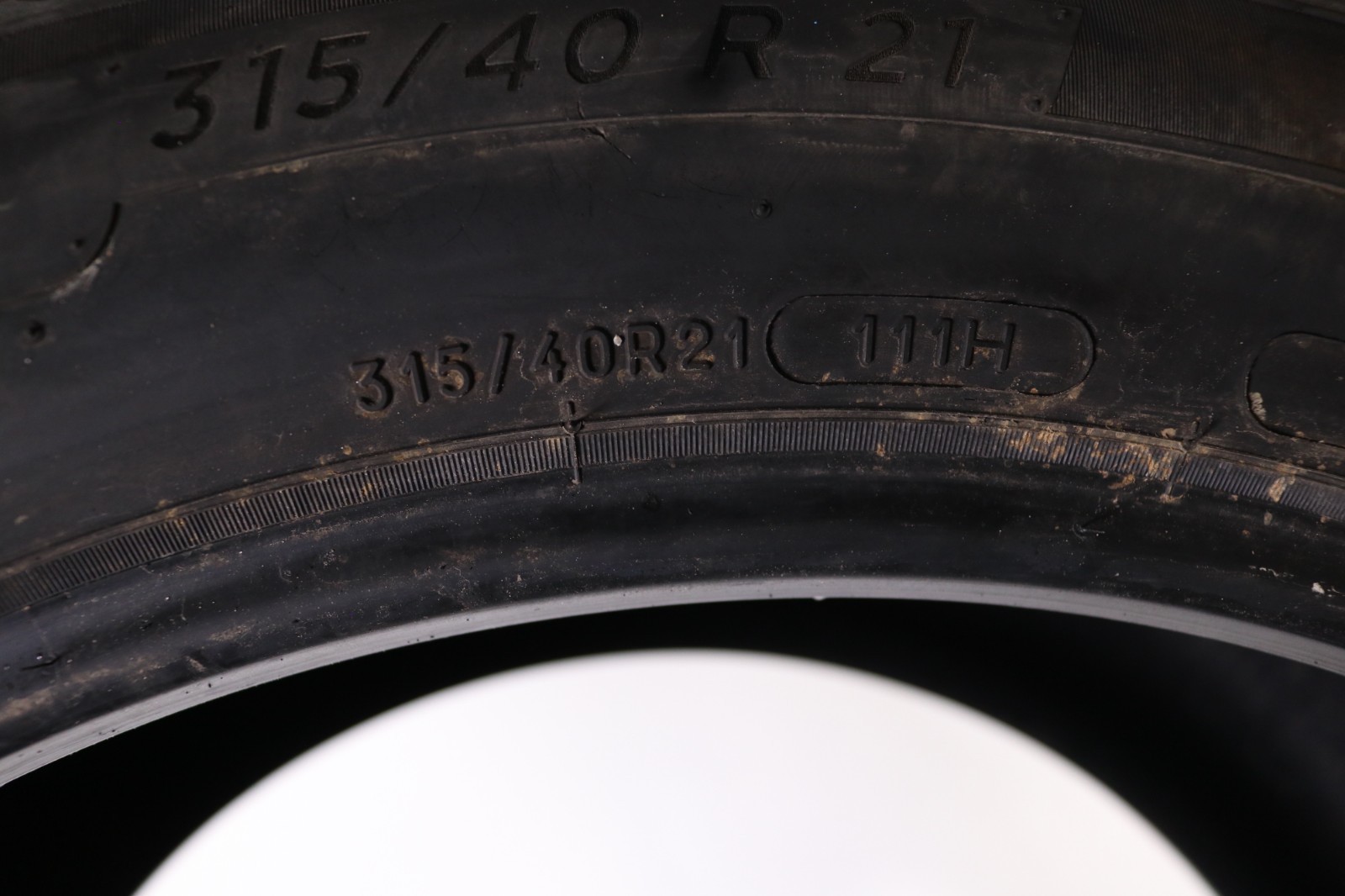 Set of 2 Used 315/40R21 Michelin Primacy Tour A/S MO – 111H – 6-7/32
