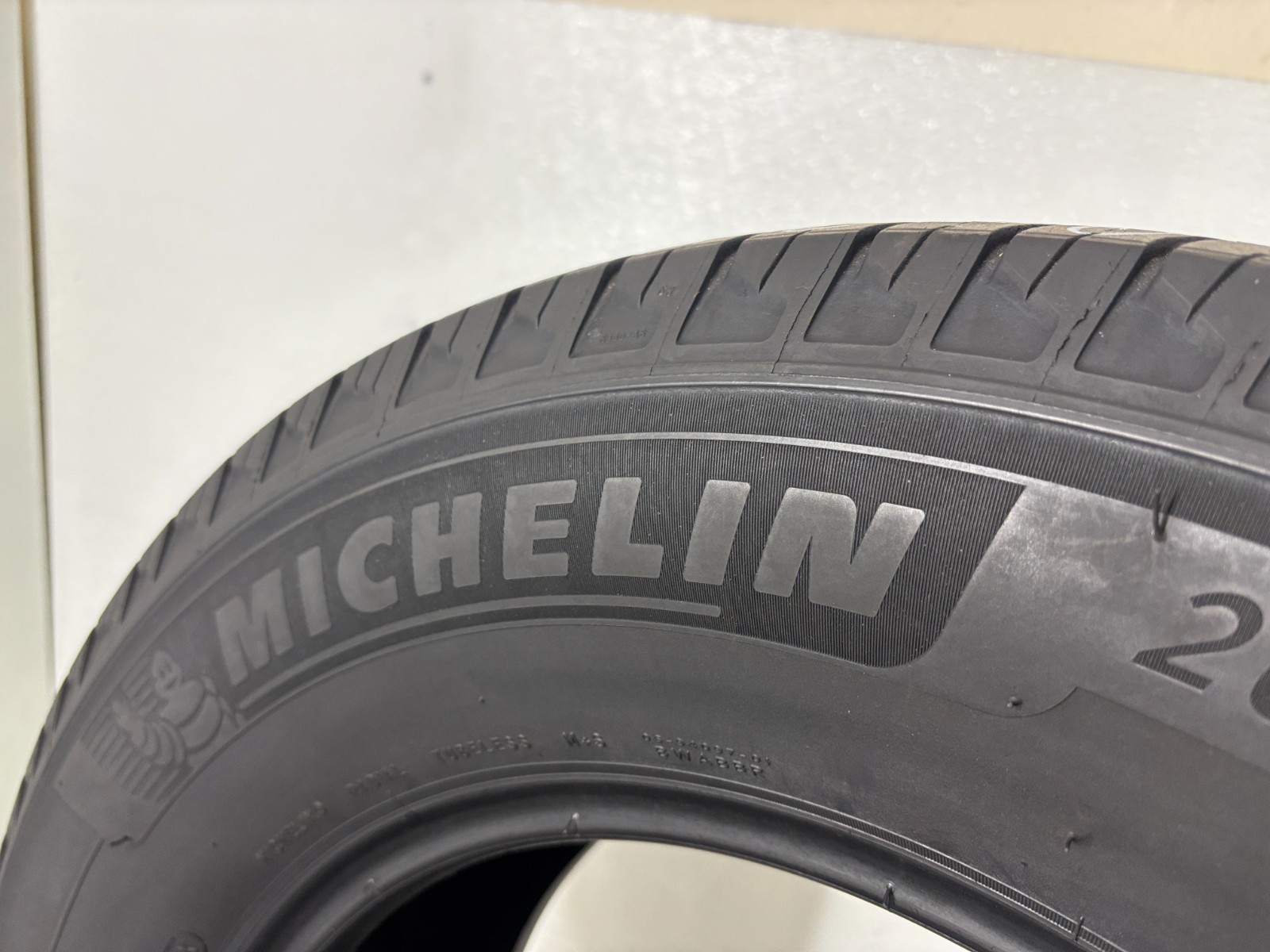NO SHIPPING ONLY LOCAL PICK UP 2 tires 265 65 18 Michelin Primacy LTX