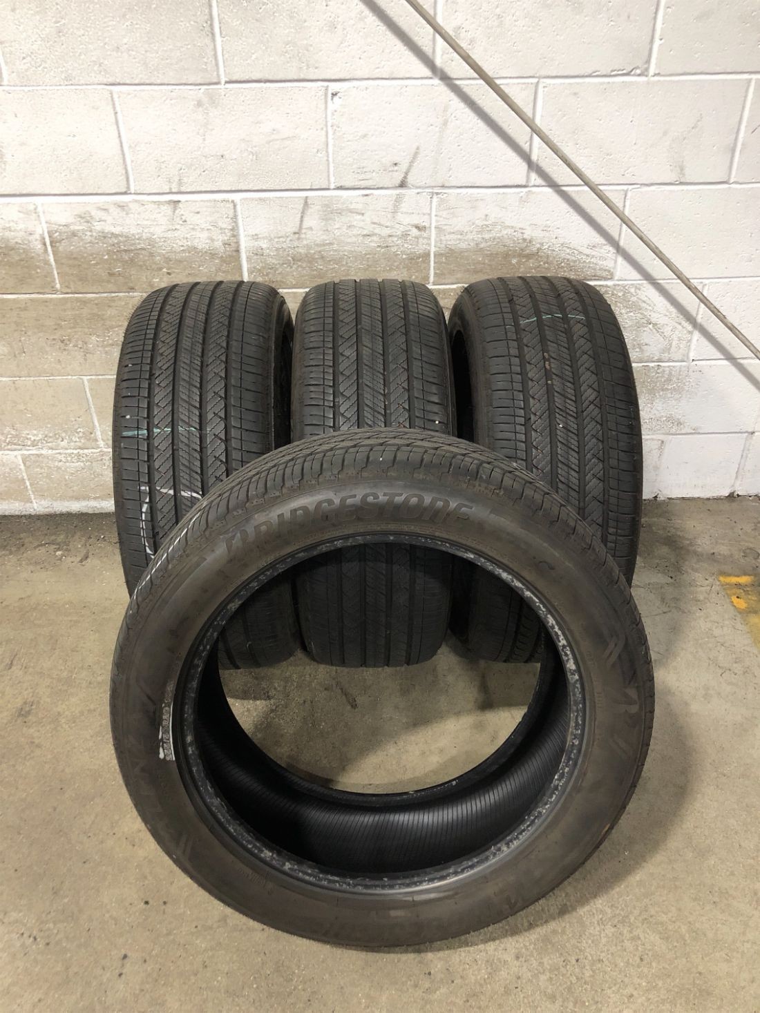 4x P255/50R20 Bridgestone Alenza Sport A/S 8/32 105 H Used Tires 2555020