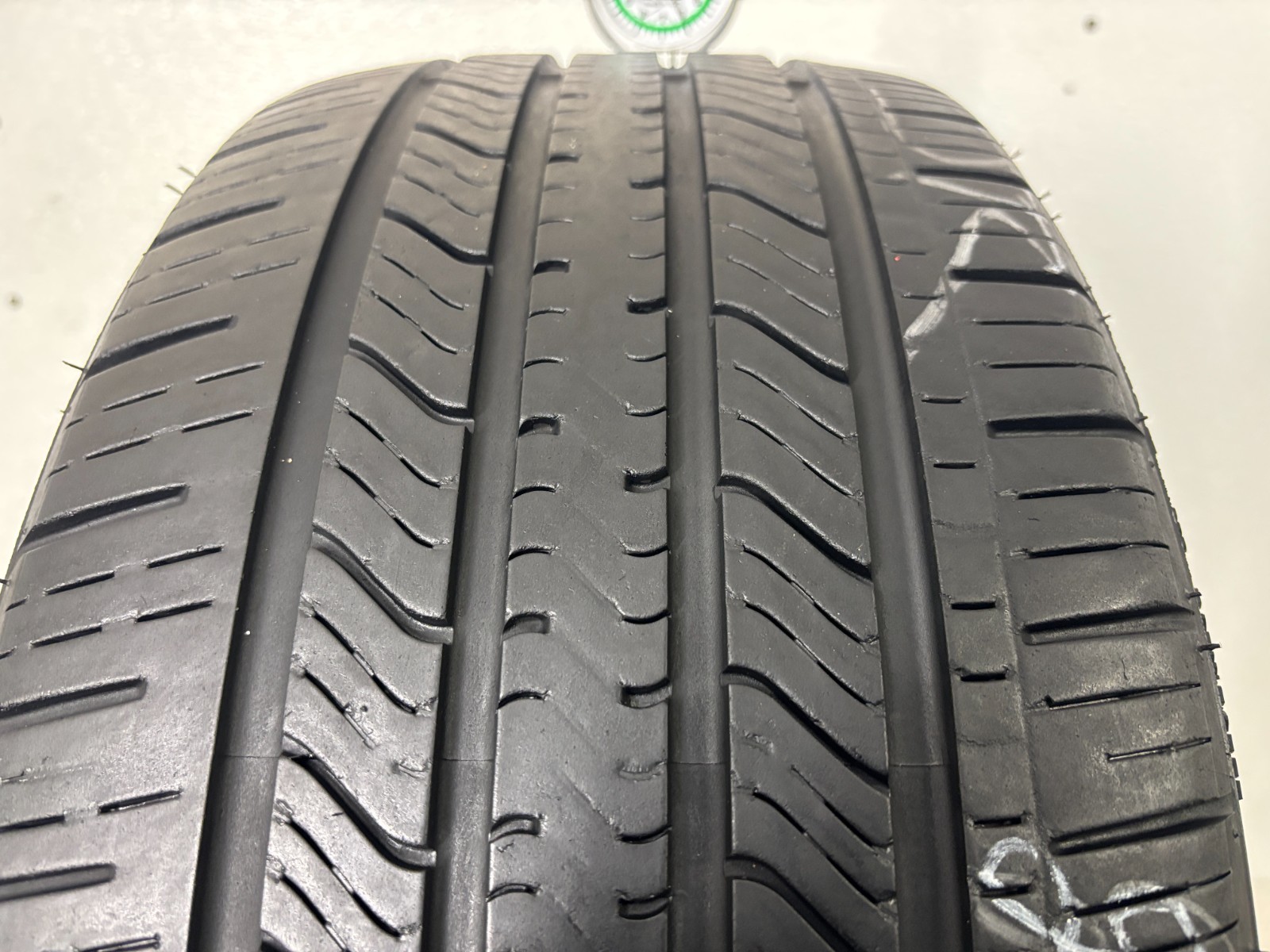 NO SHIPPING ONLY LOCAL PICK UP 1 tire 235 40 19 GT Radial Maxtour LX 96V