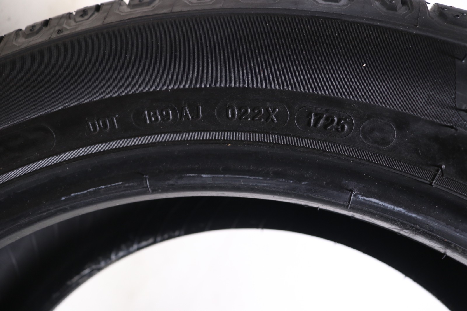 Set of 4 Used 235/55R20 Michelin Defender 2 – 102H – 9.5-10.5/32