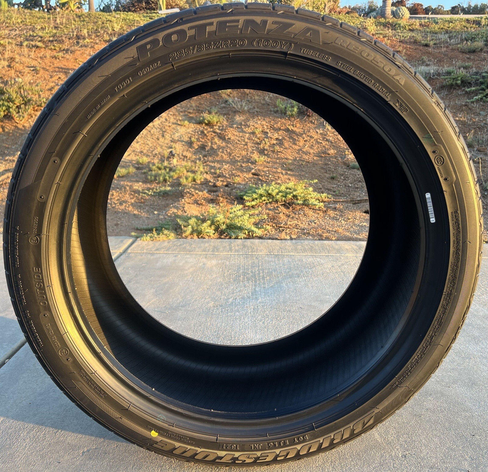 Set of FOUR BRAND NEW 285/35ZR20 Bridgestone Potenza RE050A Tires 2853520