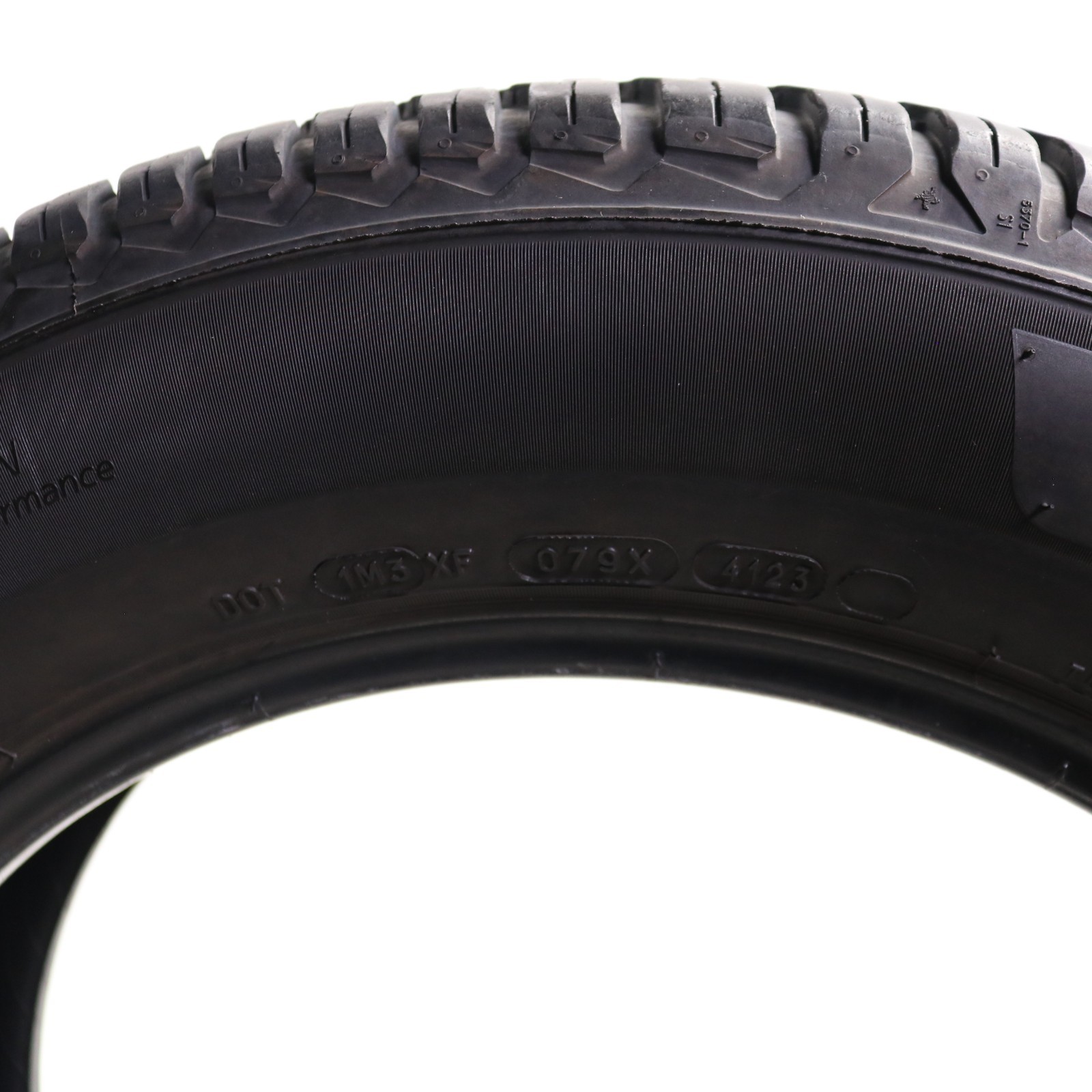 Set of 4 Used 235/60R18 Michelin CrossClimate 2 – 107V – 7.5-8.5/32