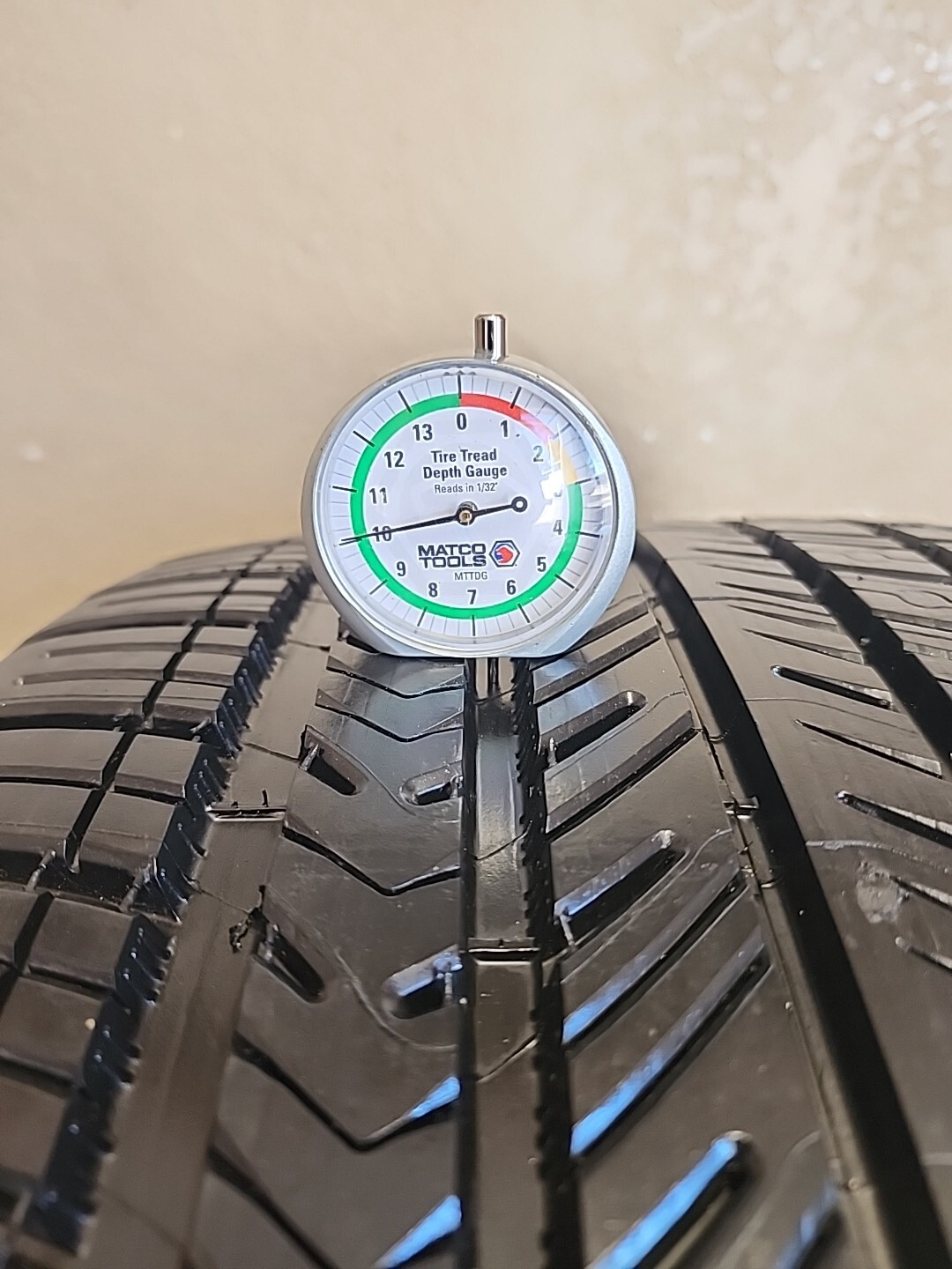 285/45ZR20 112Y Michelin Pilot Sport All Season 4 10/32 DOT 0124 2854520