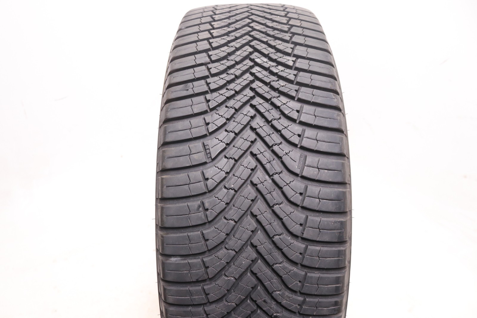 Set of 2 Used 225/55R19 Goodyear Assurance WeatherReady 2 – 103V – 9.5-10.5/32