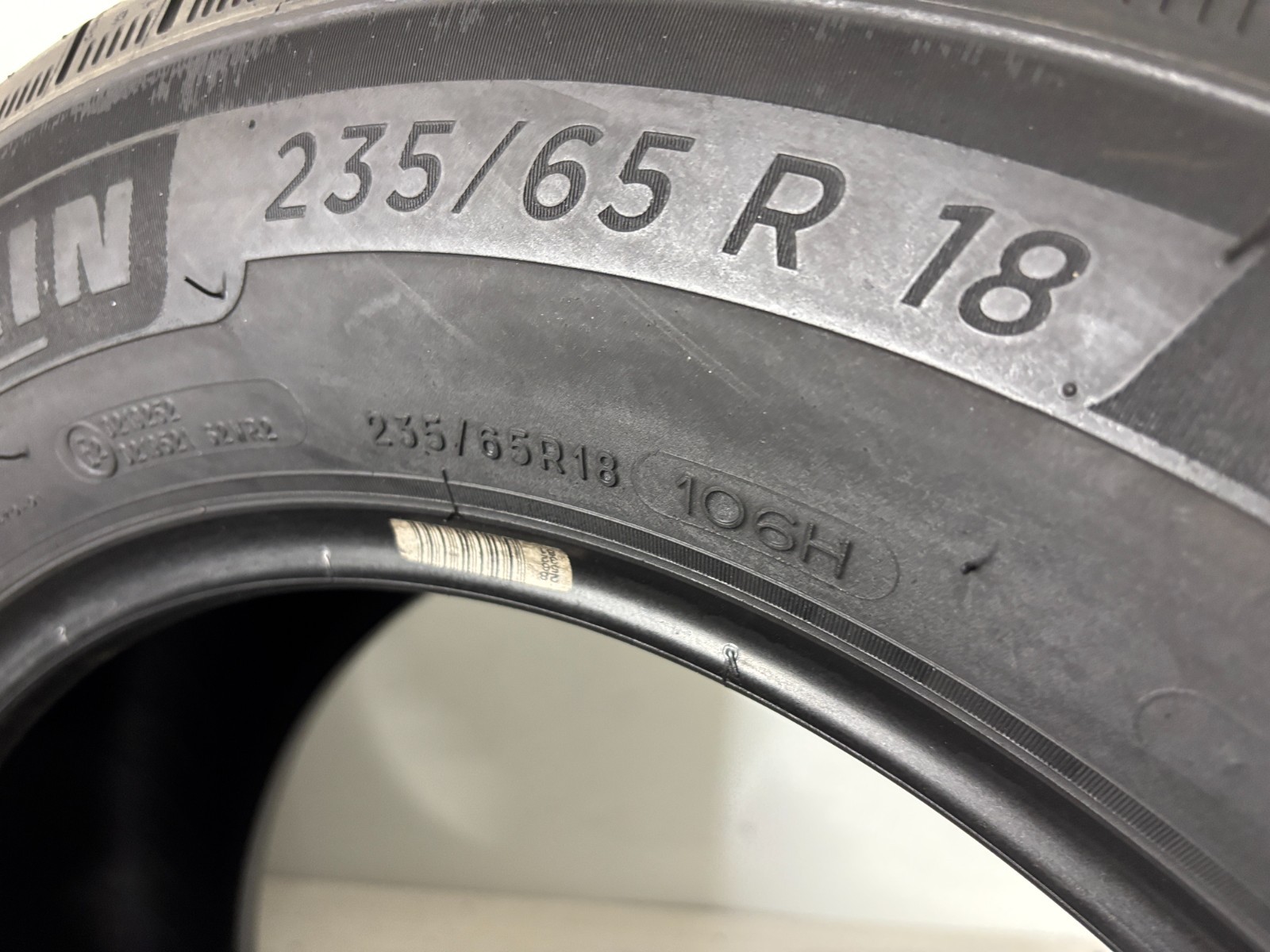 NO SHIPPING ONLY LOCAL PICK UP Set 4 Tires 235 65 18 Michelin Primacy Tour A/S
