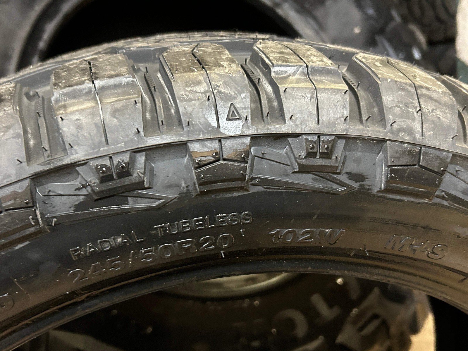 DELINTE DX20 BANDIT X/T BSW P 245 50 20 102W ALL TERRAIN TIRE 841623133778
