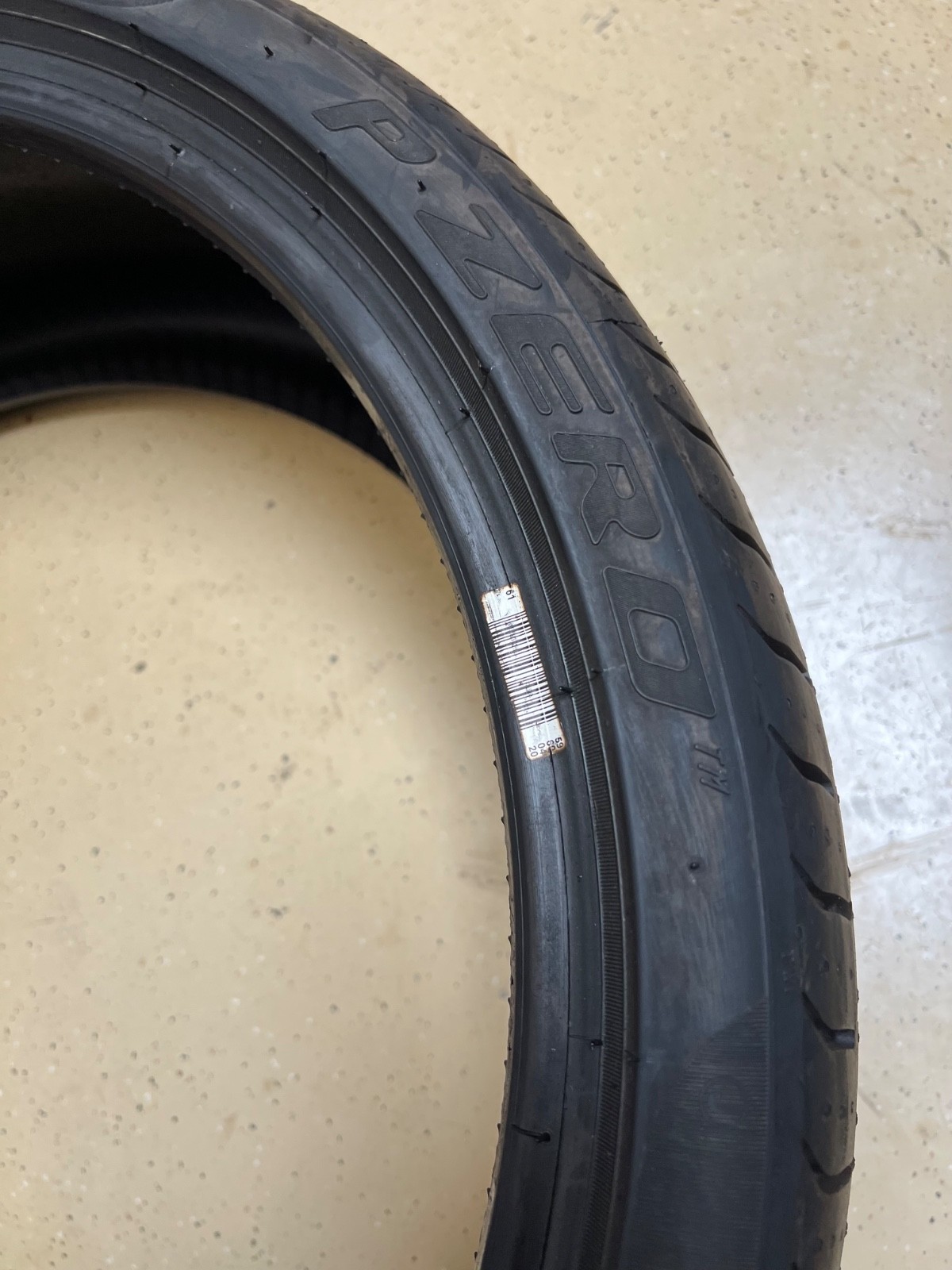 1 – NEW 235/35R20 XL (92Y) Pirelli P Zero (J) Jaguar OEM – 7109