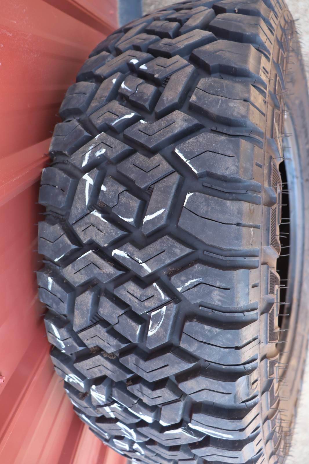 TIRE FURY COUNTRY HUNTER R/T 37X12.50 R20 LT 20″ 126Q