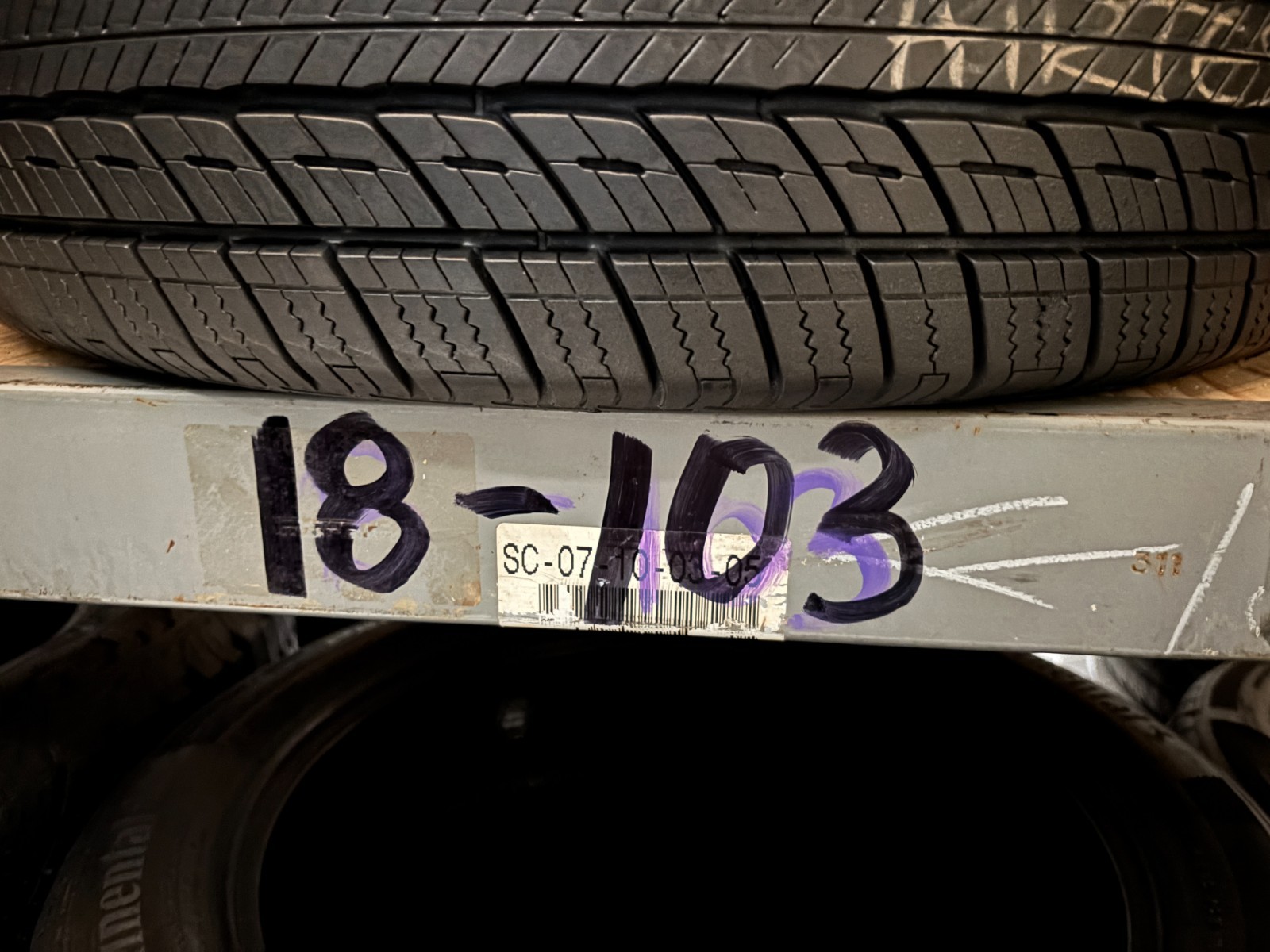 1 Tire 225 50 18 Continental ProContact TX RFT (7.00-8.00/32=77-88% Tread)