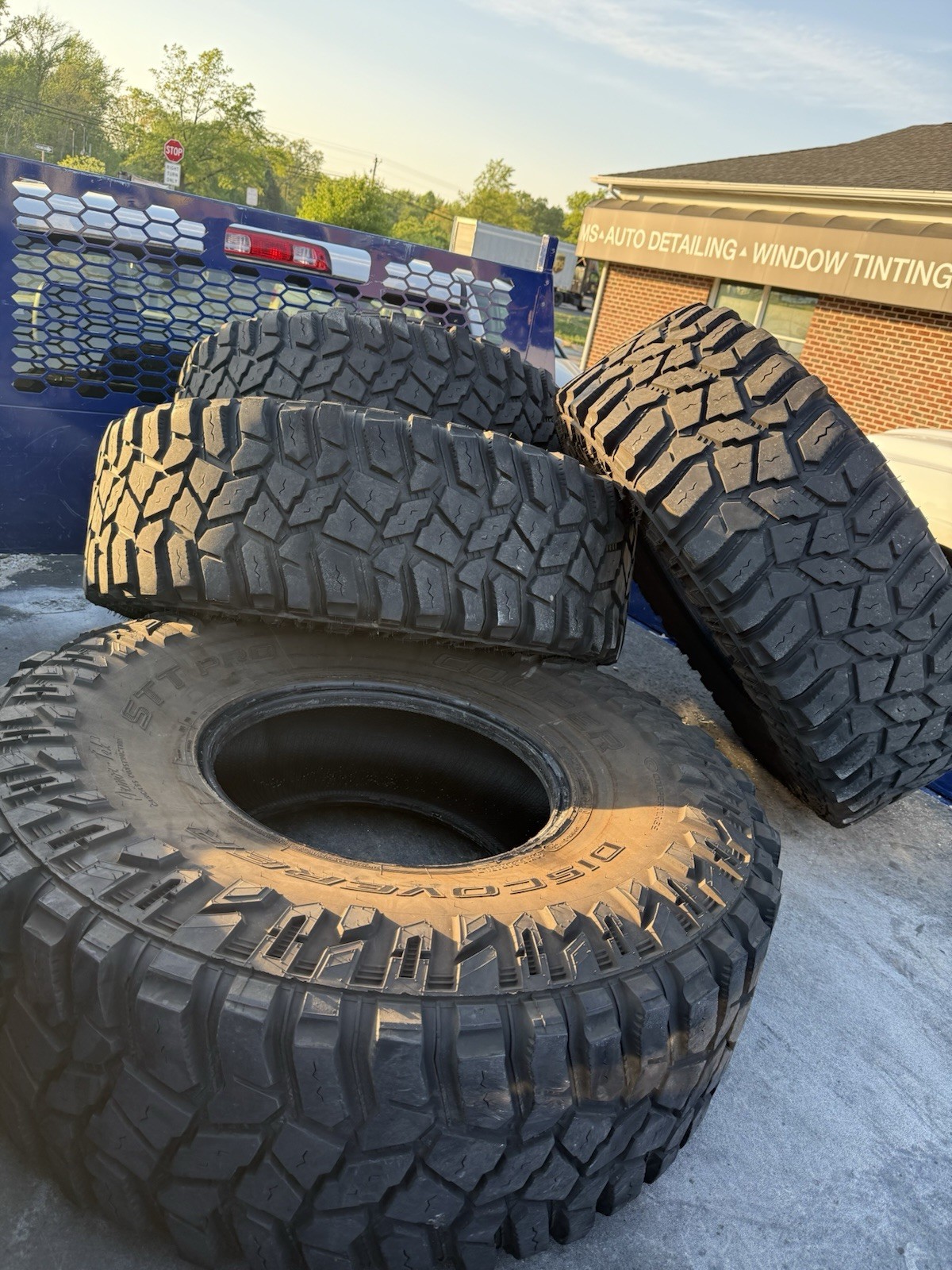 Cooper Discoverer STT Pro 40X13.50R17 Tire