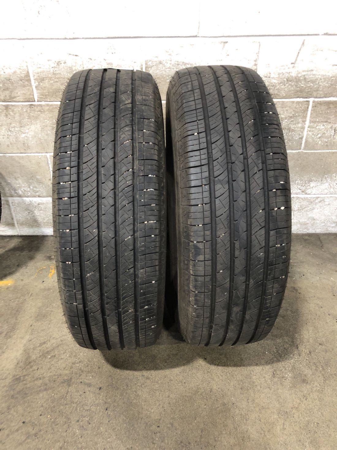 2x P255/70R18 Arroyo Eco Pro H/T 9/32 113 H Used Tires 2557018