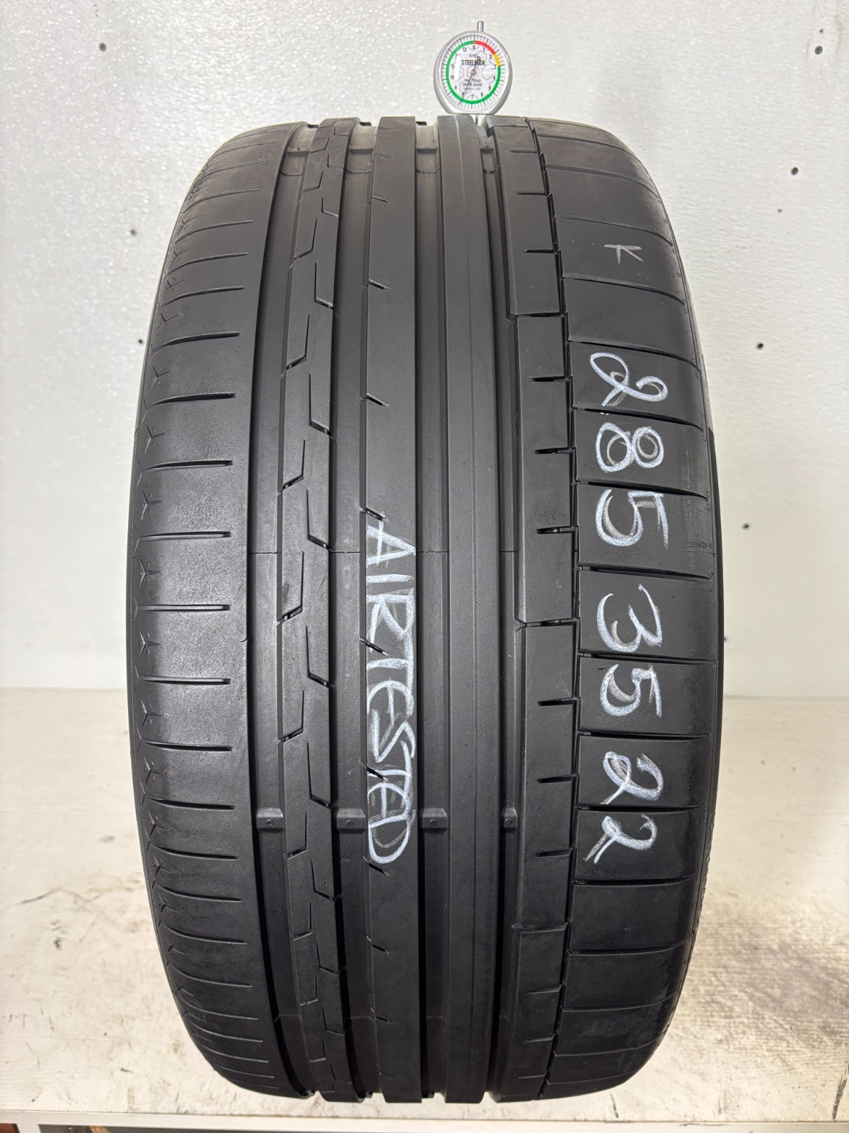 1 Tire 285 35 22 Continental SportContact 6 A01 (7.00-8.00/32=77-88% Tread Left)