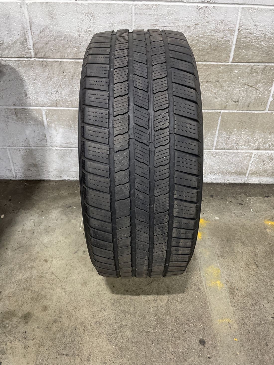 1x P265/50R20 Michelin Defender LTX M/S 7/32 107 T Used Tire 2655020