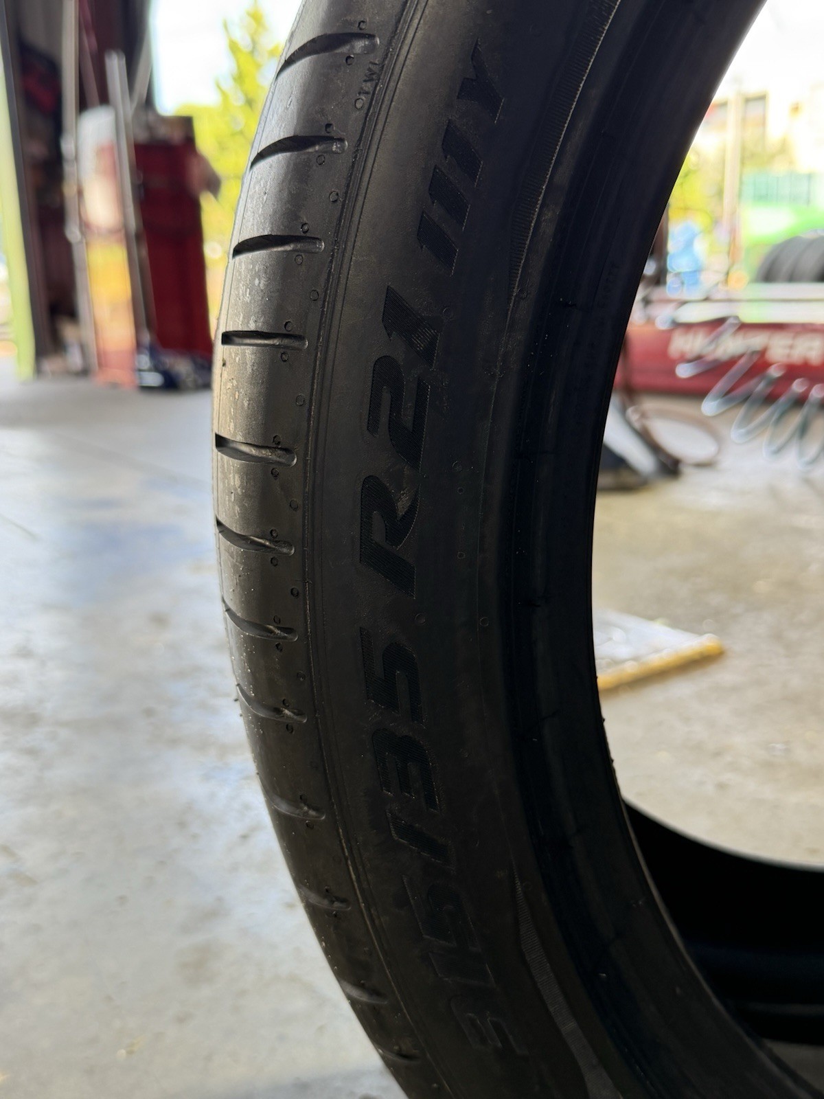 315/35/ZR21 PIRELLI PZERO Tire Run Flat 111Y XL (Used)