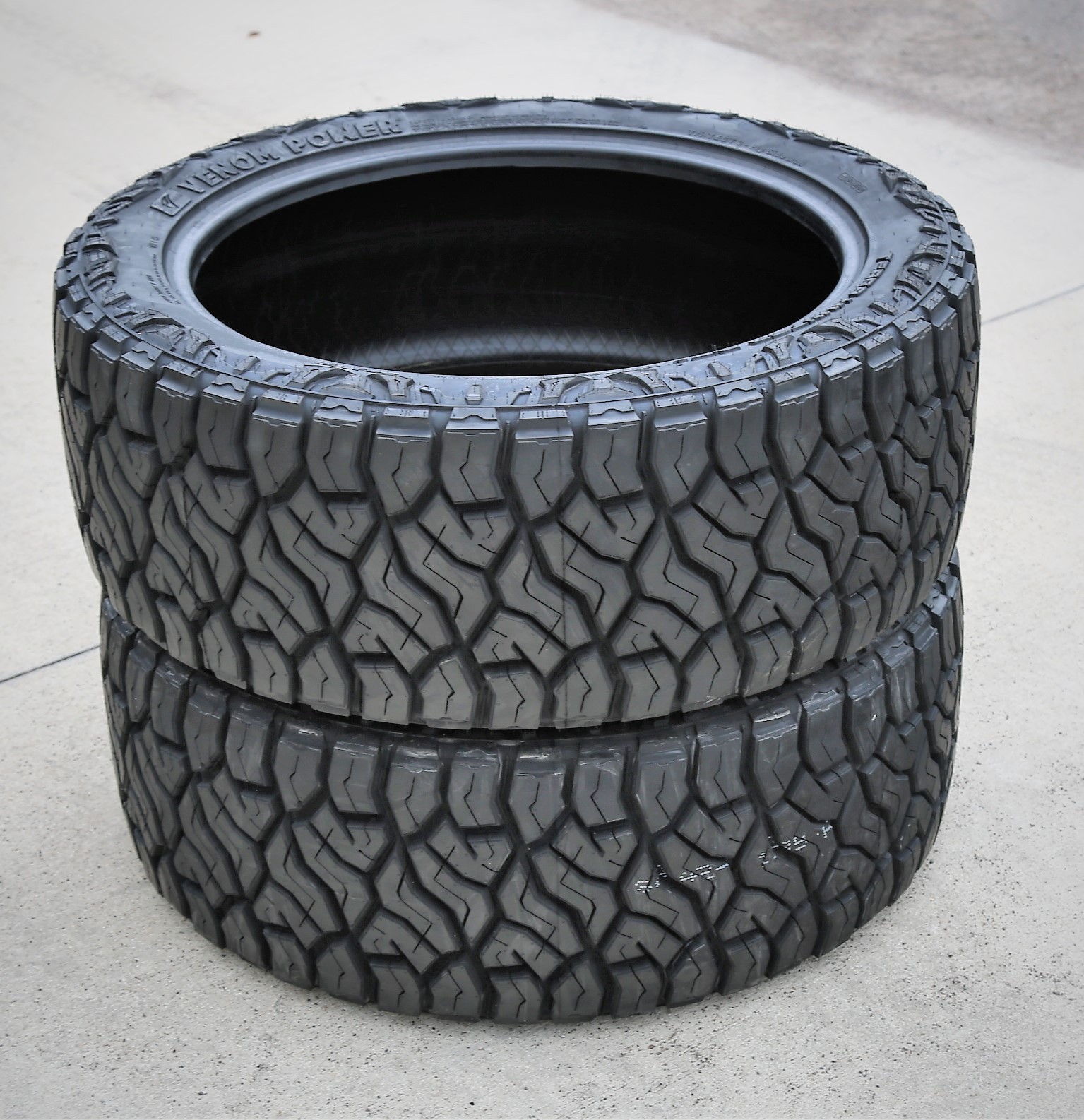 Tire Venom Power Terra Hunter R/T+ LT 35X14.50R26 E 10 Ply Rugged Terrain