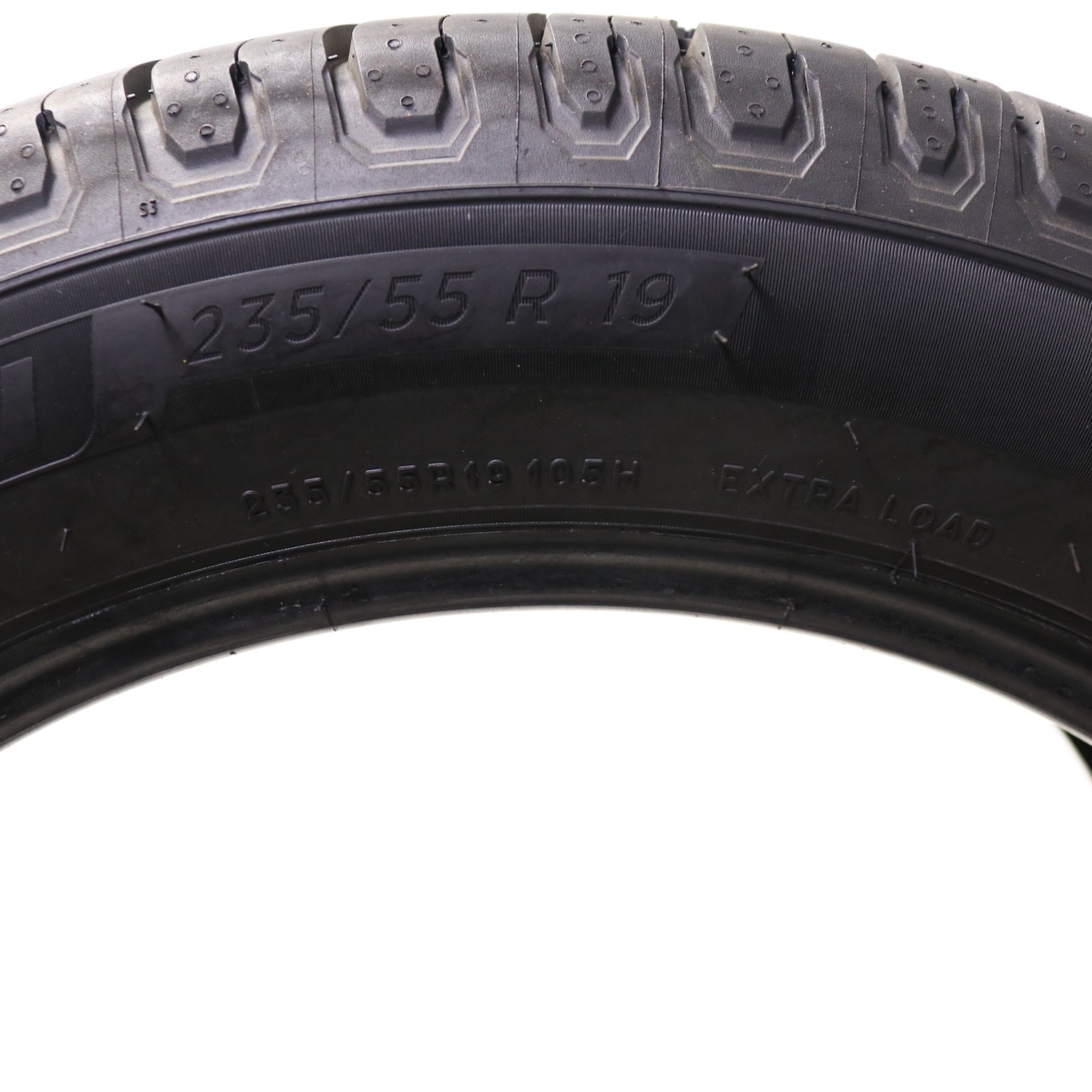 Set of 4 Used 235/55R19 Michelin Defender 2 – 105H – 9-10.5/32