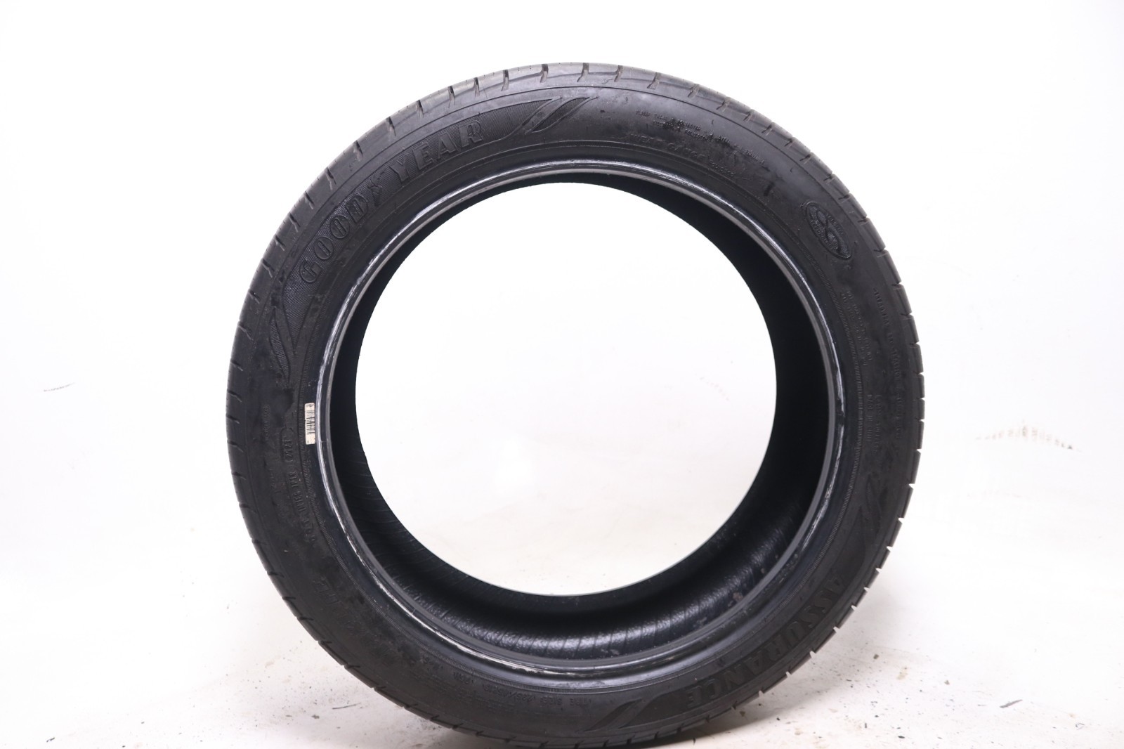 Set of 2 Used 235/45R19 Goodyear Assurance MaxLife – 95H 9.5-10.5/32 No Repairs
