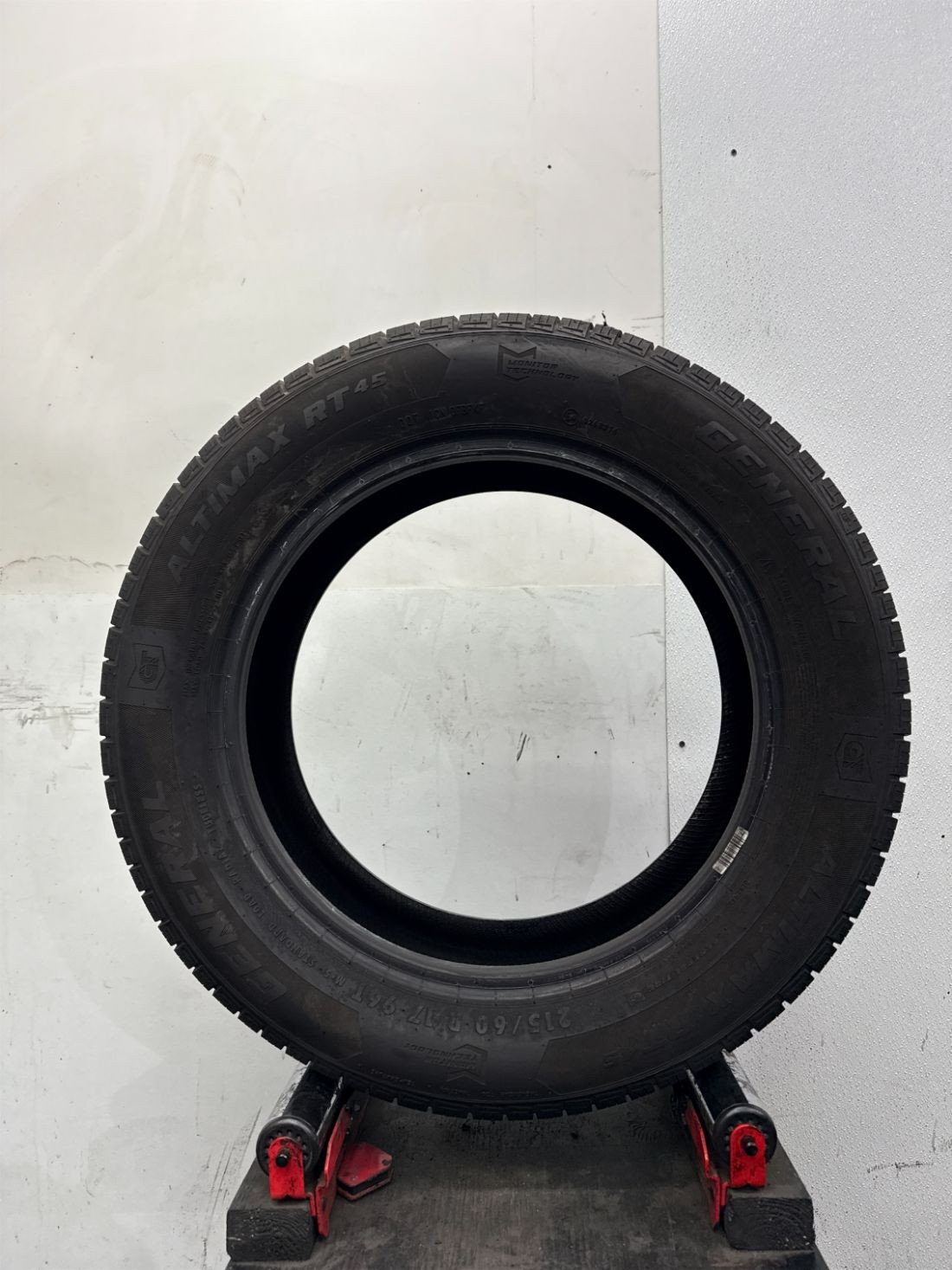 1 Used P215/60R17 General Altimax RT45 96 T – 10/32