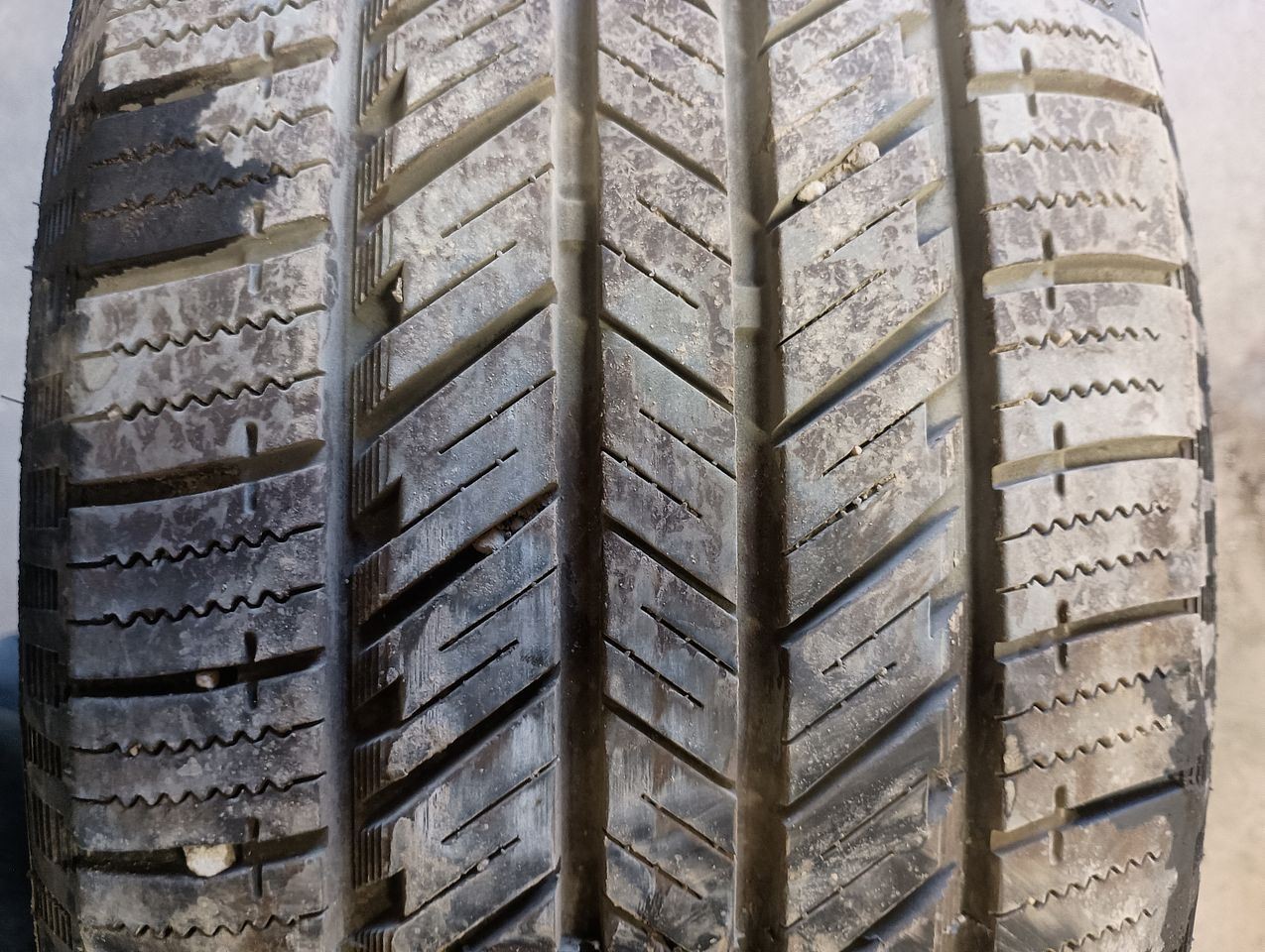 275/60 R20 Tire 8/32 Tread Depth Blackhawk Hiscend HT01 3065419