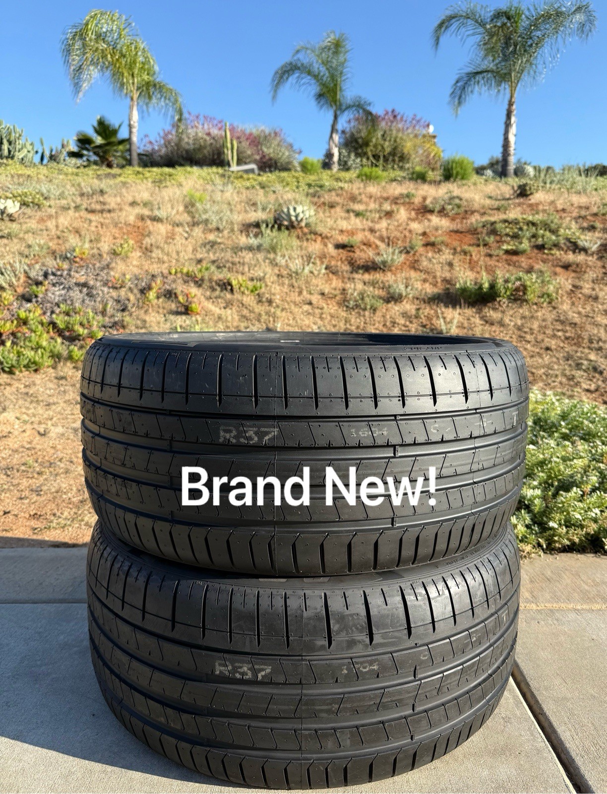 Set of TWO BRAND NEW 275/35ZR21 (103Y) Pirelli P Zero PZ4 Sport N0 Porsche Tires