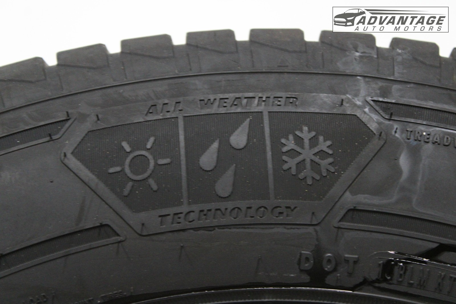 2021-2022 CHEVROLET BLAZER FWD WHEEL TIRE GOOD YEAR 235/65 106H R18 7/32 OEM
