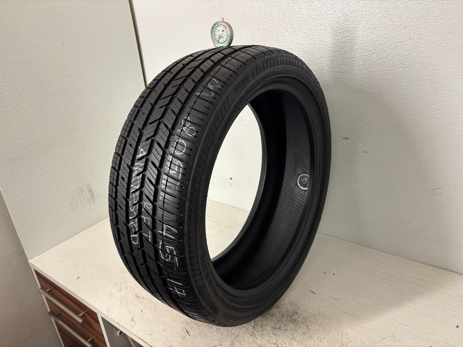 1 Tire 205 45 17 Bridgestone DriveGuard Plus Run Flat 7.00-8.00/32=77-88% Tread