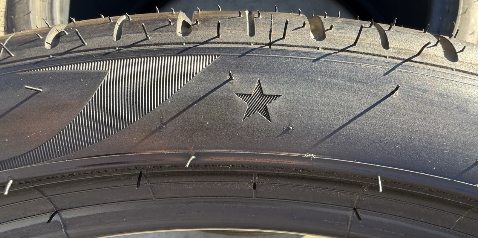 TWO BRAND NEW HL275/35R23 275/35R23 108Y Pirelli P Zero PZ4 BMW XM / X7 Tires