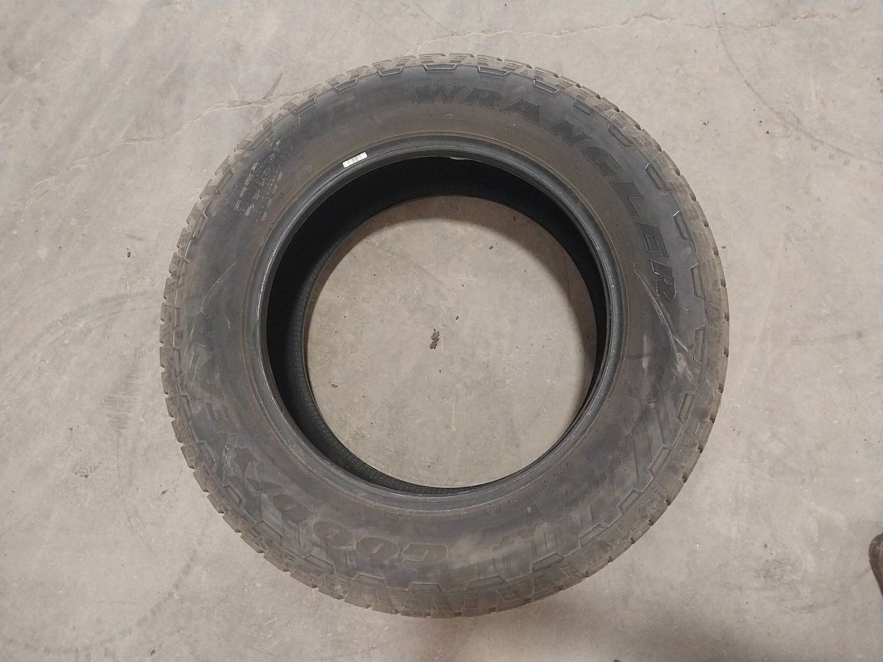 Patched 275/60 R20 115S Tire Goodyear Trail Runner 11/32 Tread Depth 3101130