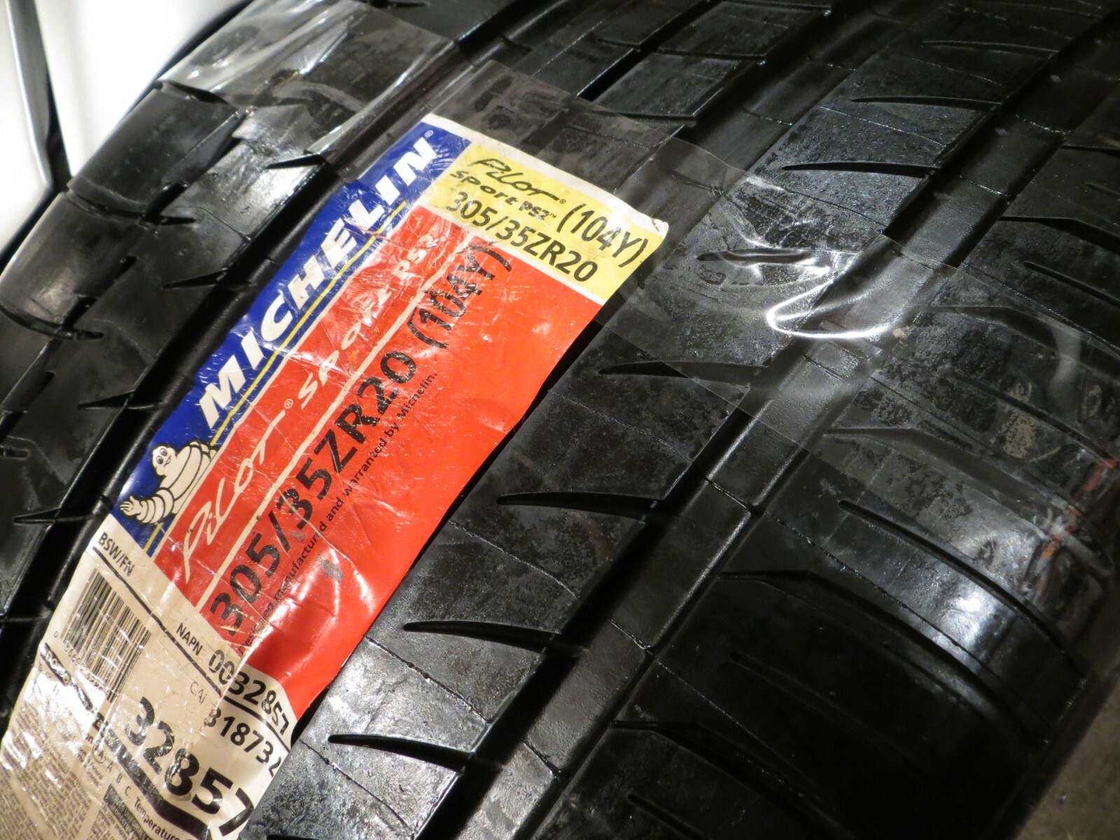 NEW 1 ONE MICHELIN PILOT SPORT PS2 305/35ZR20 104Y XL FRANCE RARE 305 35 20 2807