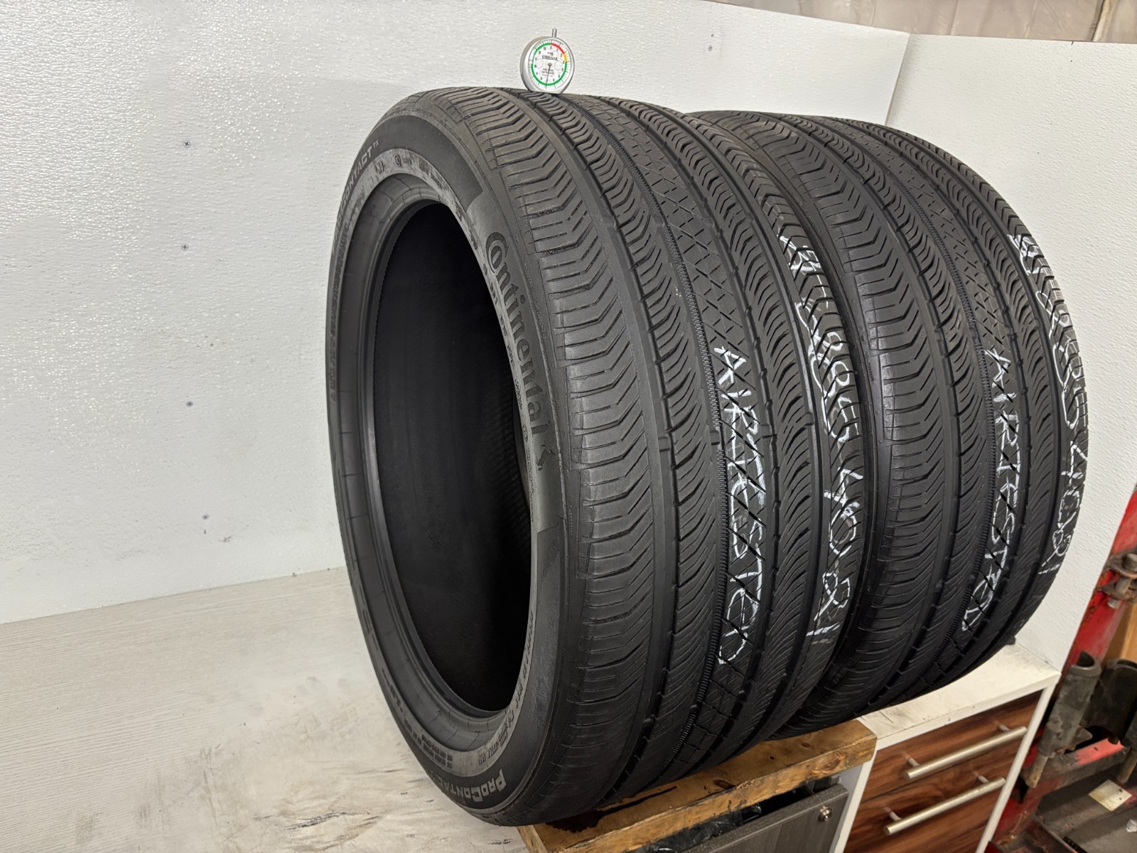 NO SHIPPING ONLY LOCAL PICK UP 2 Tires 285 40 21 Continental Pro Contact TX N0