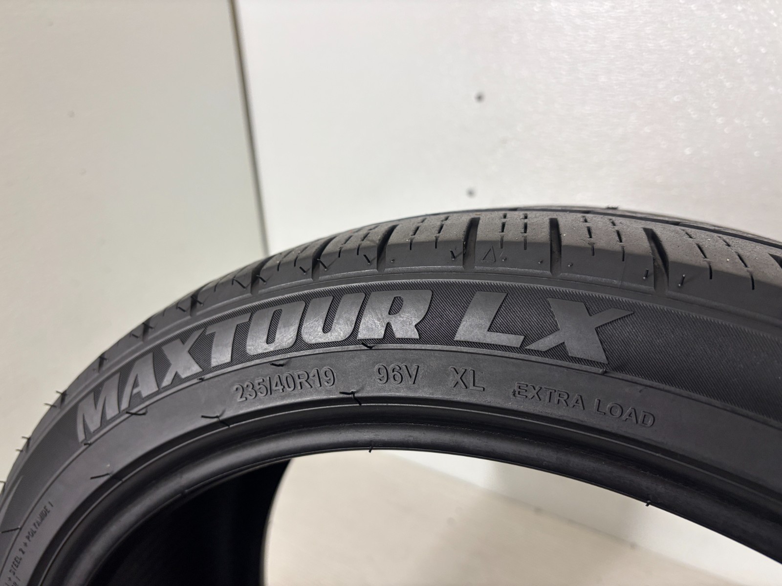 NO SHIPPING ONLY LOCAL PICK UP 1 tire 235 40 19 GT Radial Maxtour LX 96V