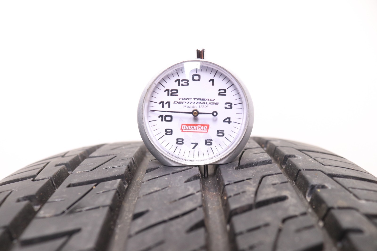 Set of 2 Used 235/45R19 Goodyear Assurance MaxLife – 95H 9.5-10.5/32 No Repairs
