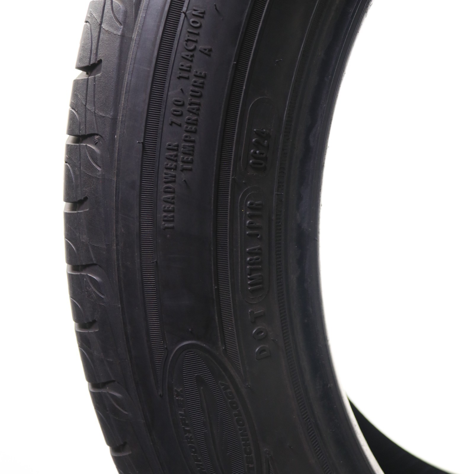 Set of 4 Used 235/55R20 Goodyear Assurance ComfortDrive – 102V – 9-10/32