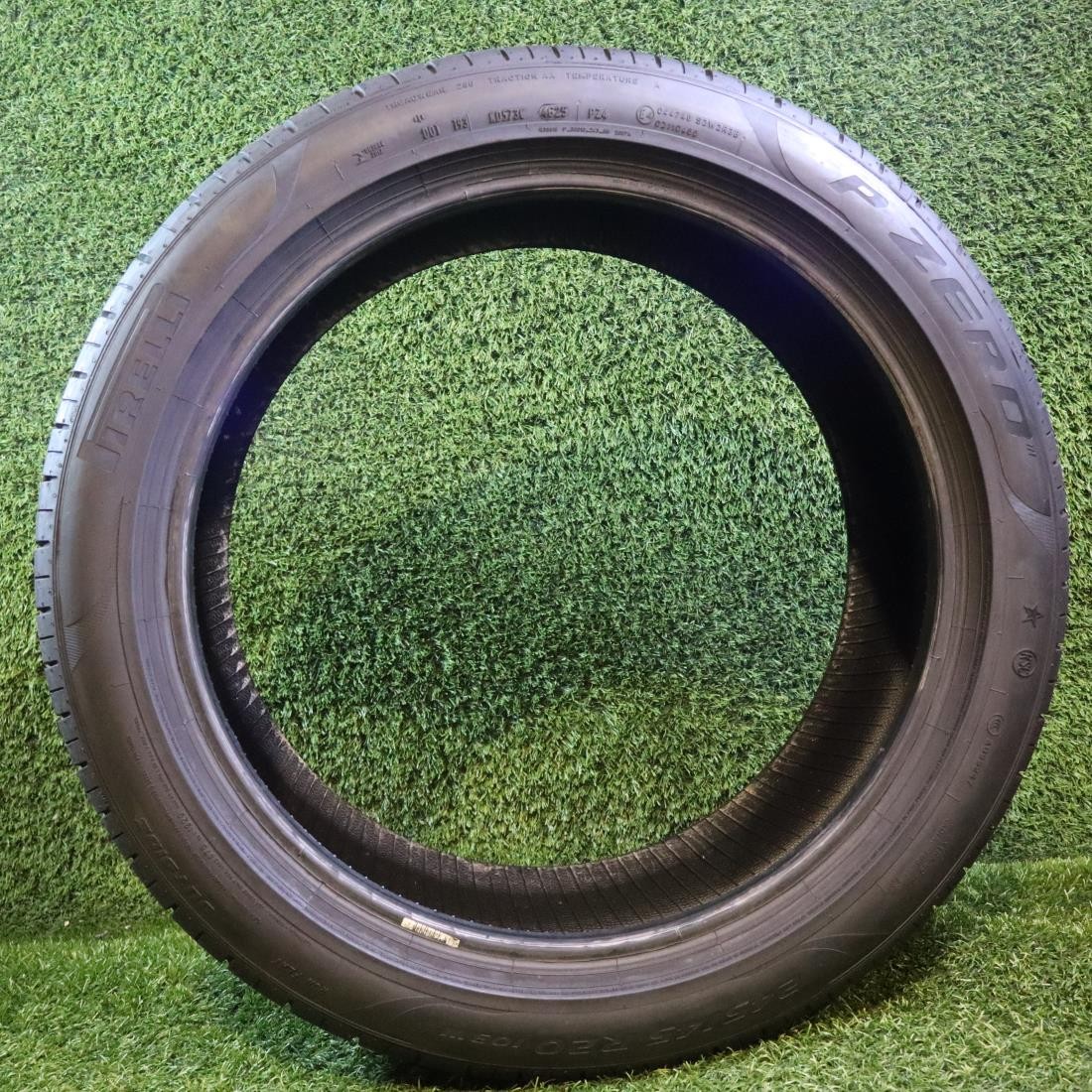 1 245 45 20 Pirelli PZero PZ4 Run Flat with 90% Tread 8/32 103W #27980