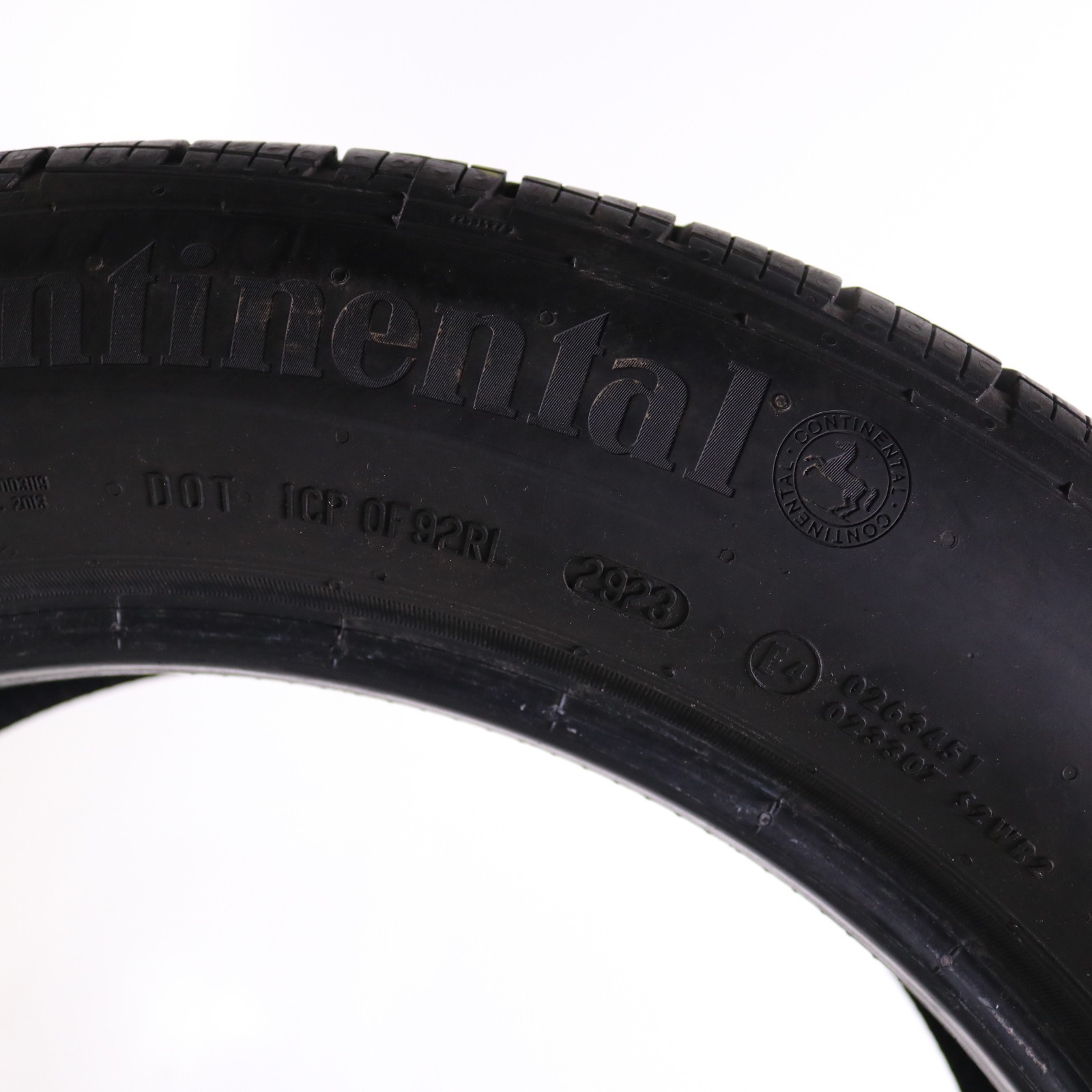 Set of 2 Used 235/50R18 Continental ProContact TX SSR MOE – 97H – 6.5-7/32