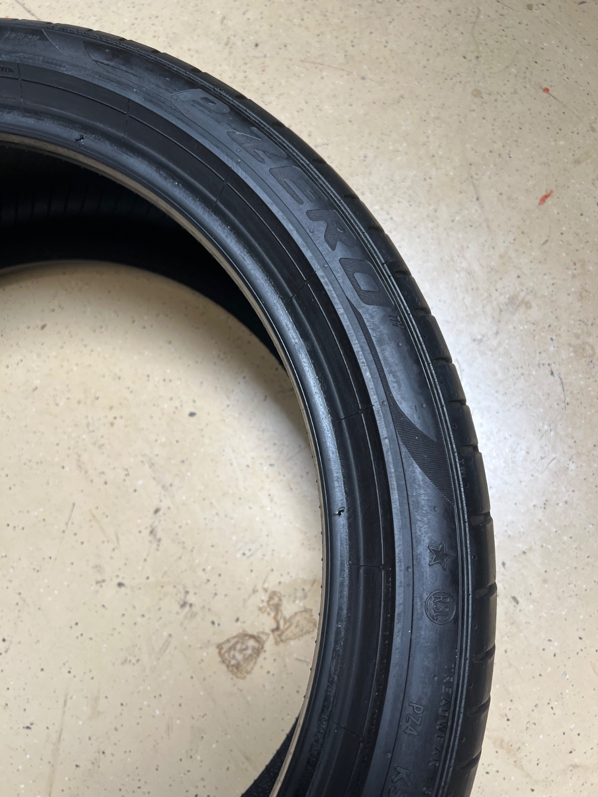 1 – NO REPAIRS 225/40R19 XL (93Y) Pirelli P Zero PZ4 RSC (*) BMW OEM – 7120