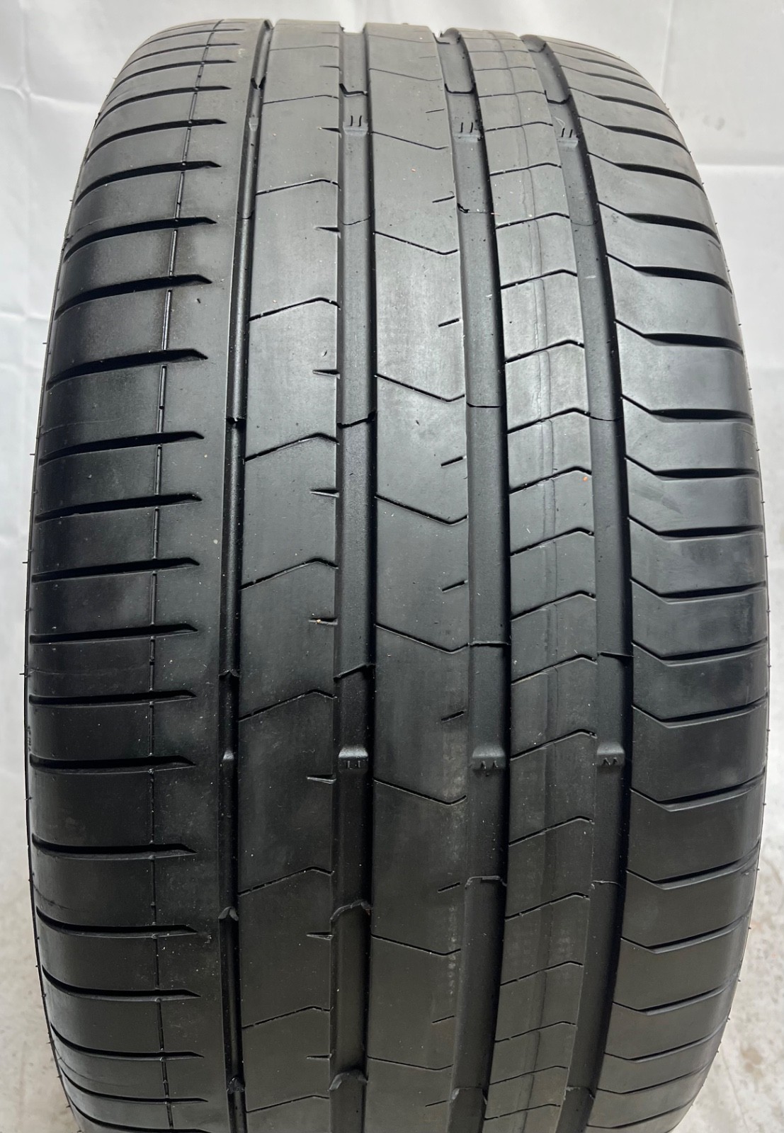 1 – TAKEOFF 315/30R22 XL (107Y) Pirelli P Zero PZ4 (* 1) BMW OEM – 3115