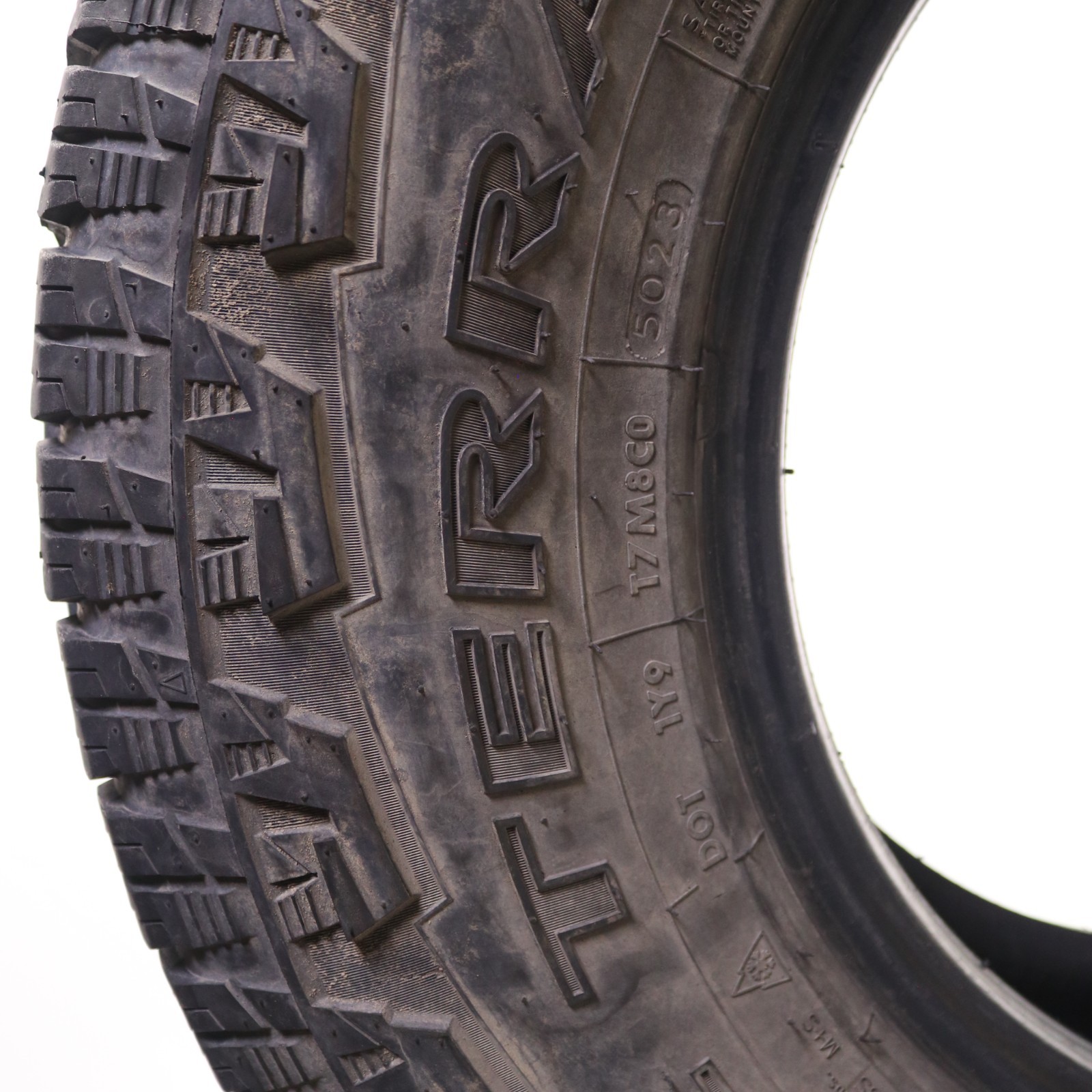 Set of 2 Used 235/75R15 Dextero All Terrain DAT1 – 108S – 8.5-9.5/32