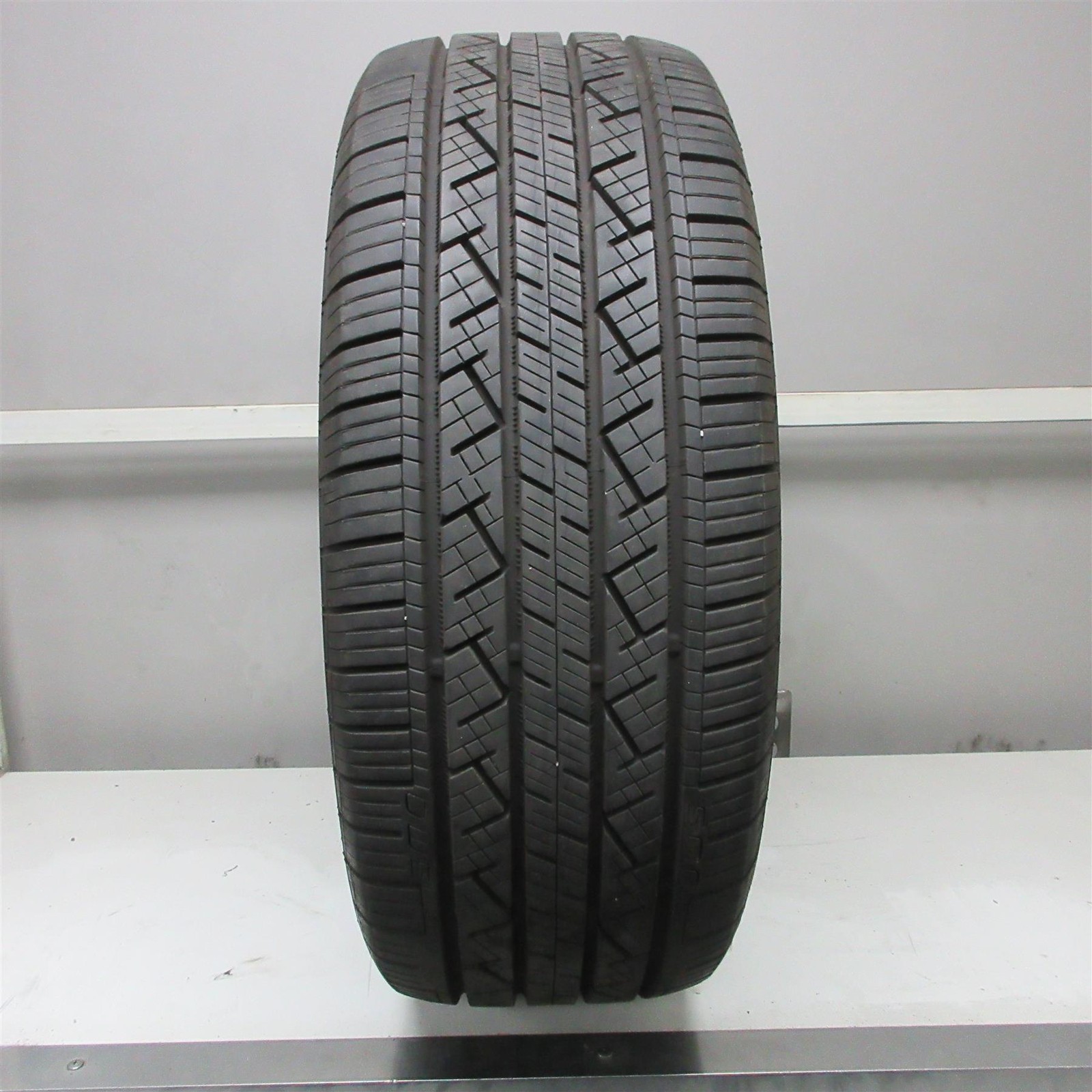 245/50R20 Continental CrossContact LX25 102H Used Tire (11/32nd) (QTY 1)